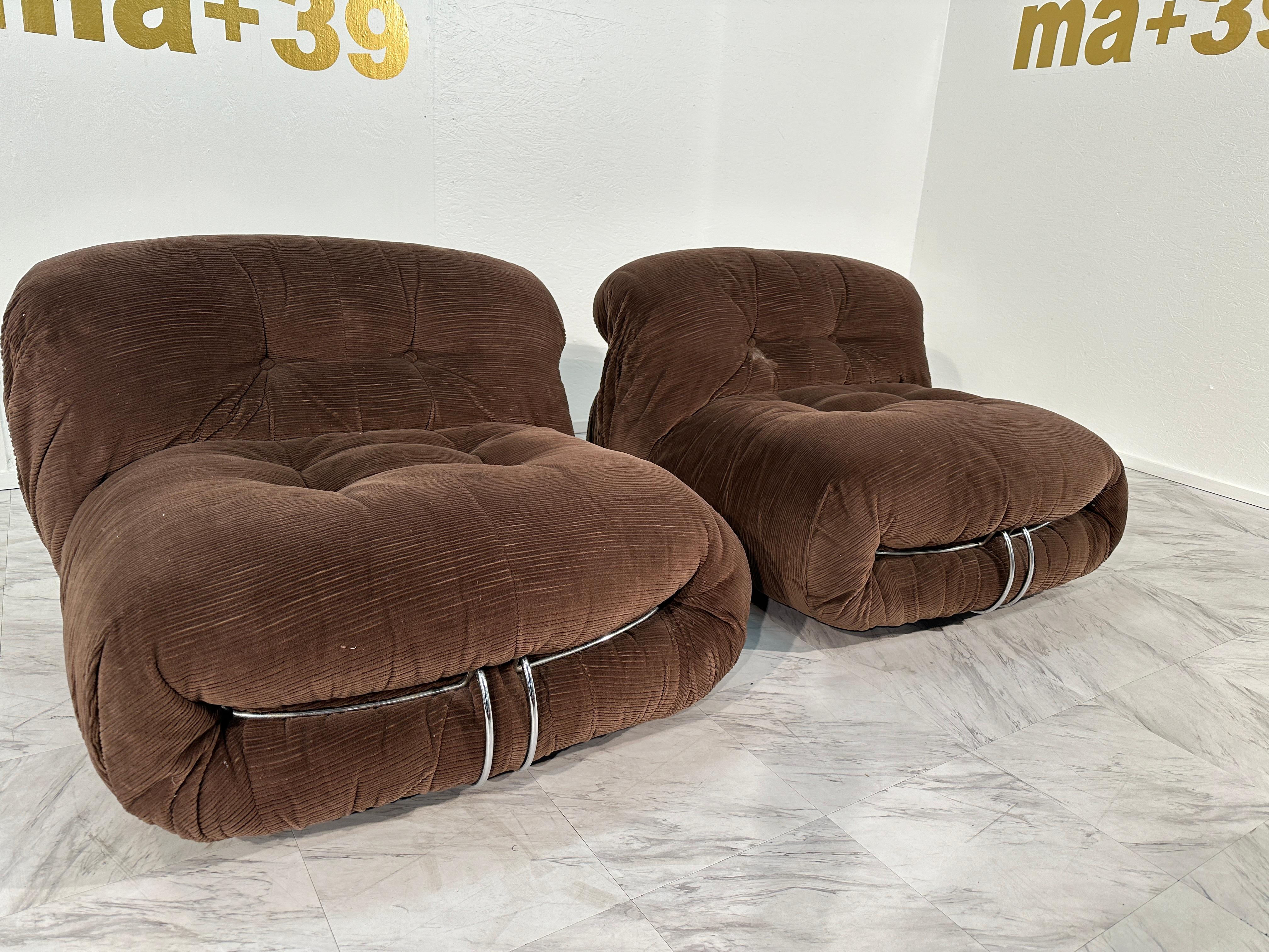 Der Soriana wurde 1970 mit dem Compasso d'Oro ausgezeichnet und verhalf dem italienischen Ehepaar Afra und Tobia Scarpa zu einem sofortigen Erfolg. Gemeinsam entwarfen sie 1968 ein Paar wolkenähnliche Stühle für das entspannte Sitzen. Ein