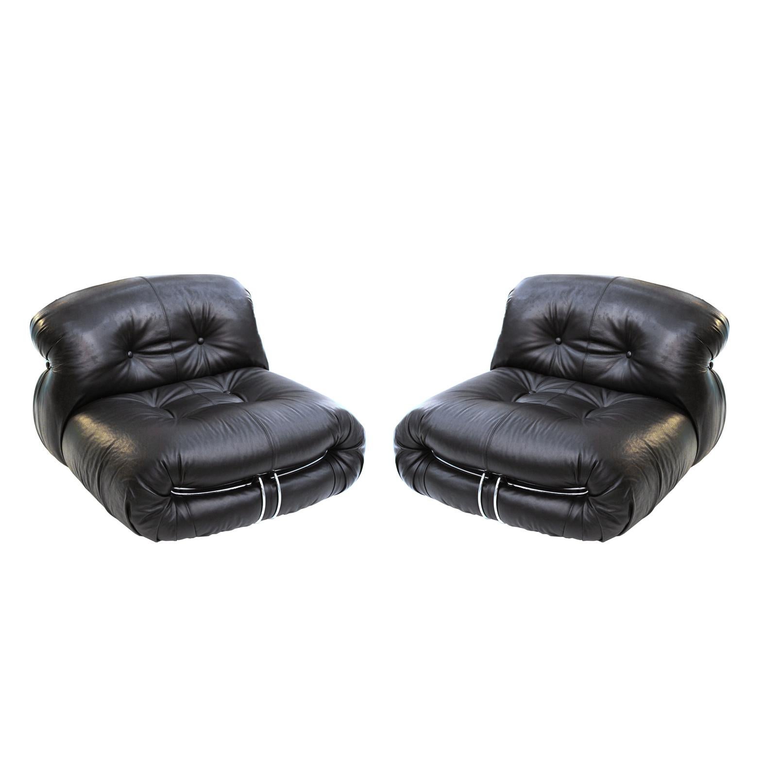 Midcentury Modern Pair of Black Leather Soriana Lounge Chairs by Tobia Scarpa For Sale