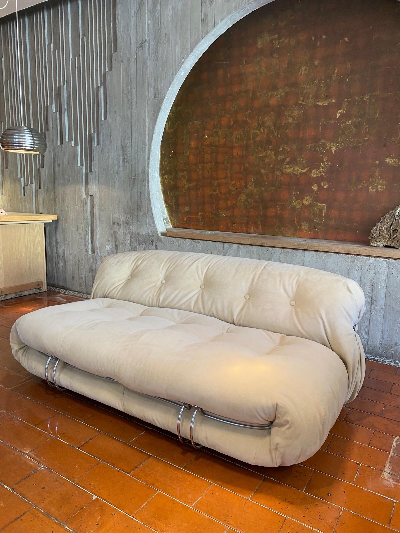 Italian Pair of Soriana Sofas, by Afra & Tobia Scarpa, Cassina, Italy, 1970s For Sale