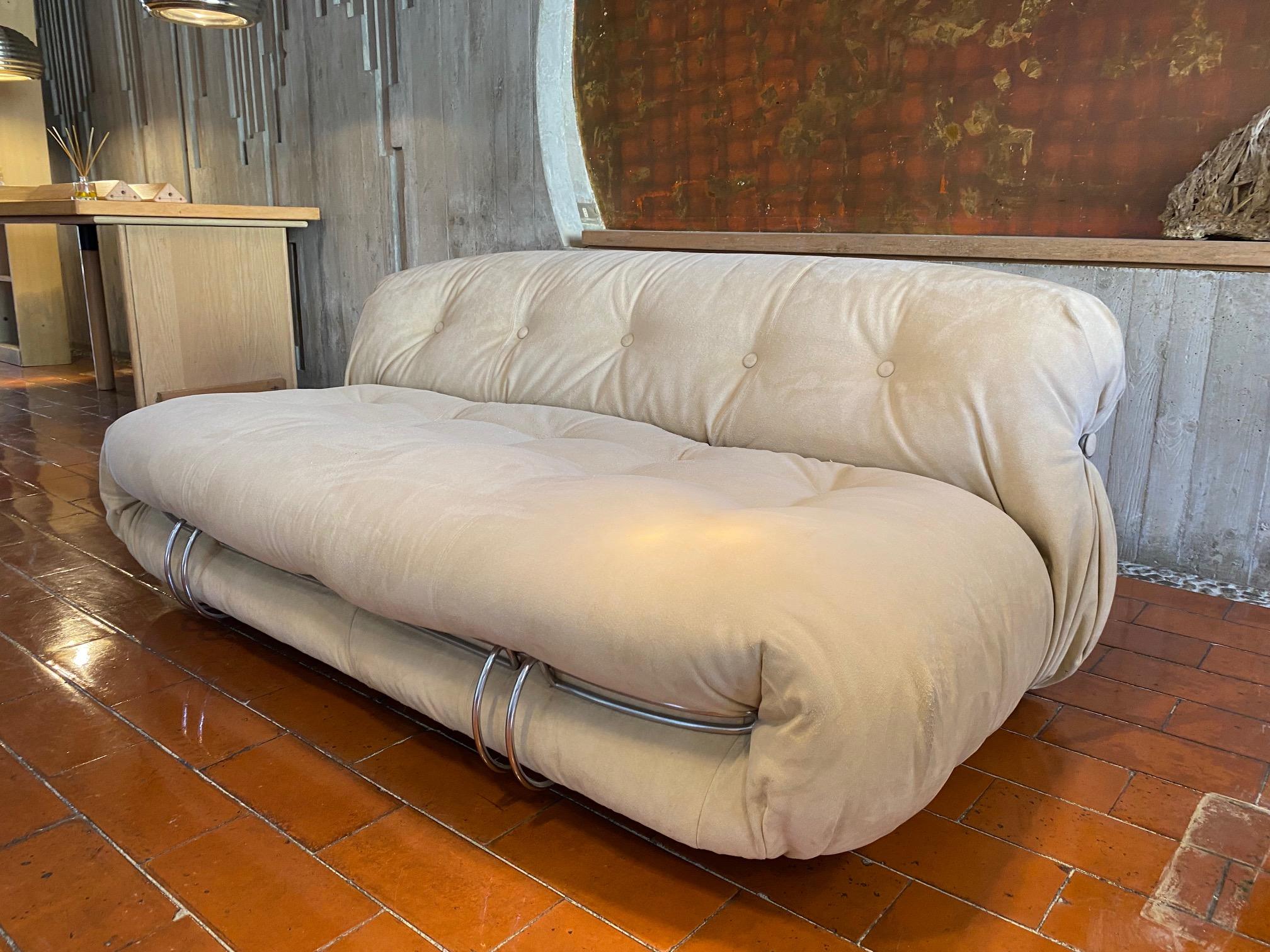 Steel Pair of Soriana Sofas, by Afra & Tobia Scarpa, Cassina, Italy, 1970s For Sale
