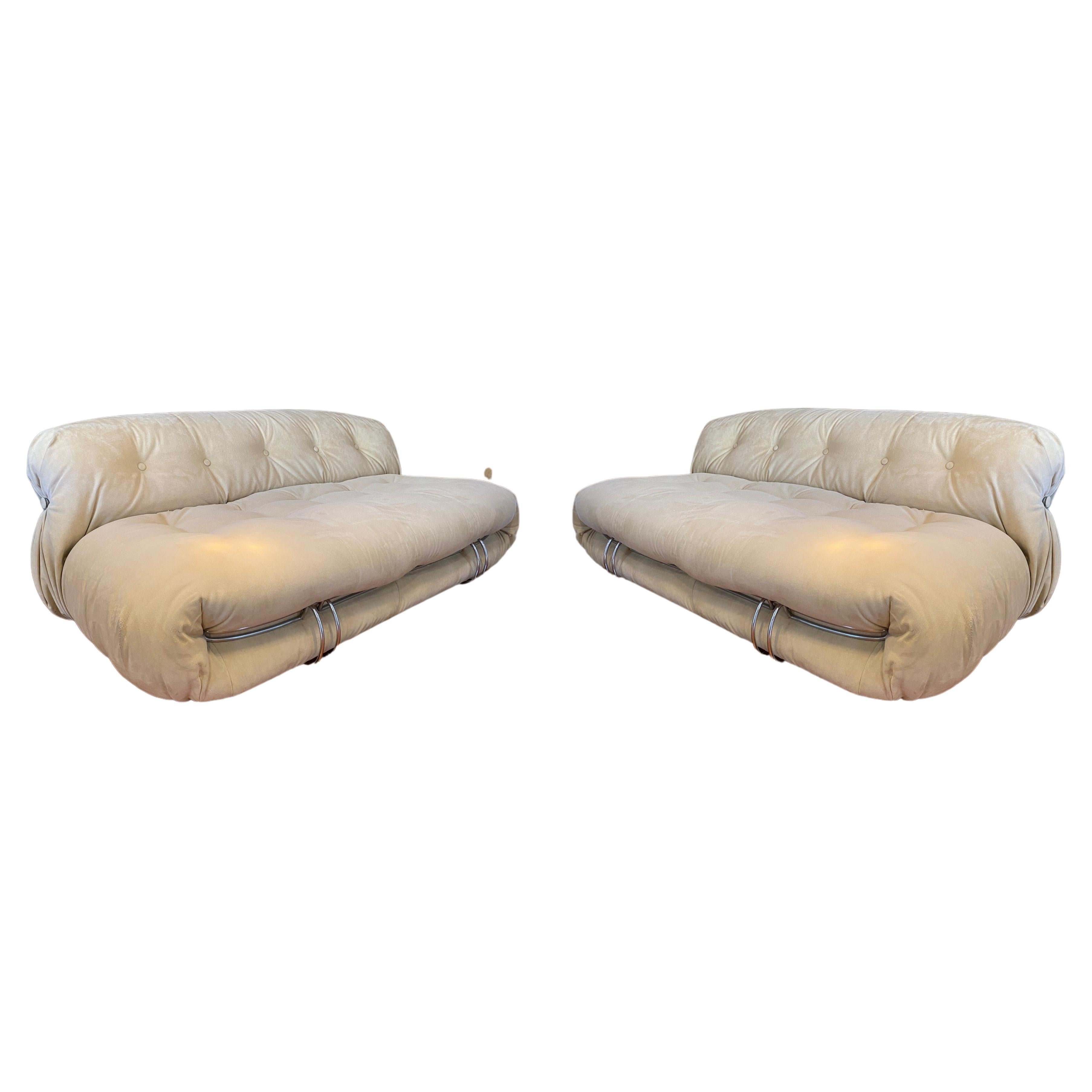 Pair of Soriana Sofas, by Afra & Tobia Scarpa, Cassina, Italy, 1970s For Sale