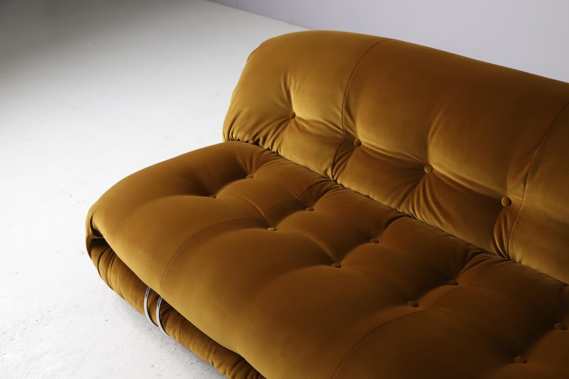 Pair of 'Soriana' sofas by Afra & Tobia Scarpa in Pierre Frey velvet, Italy 1969 4