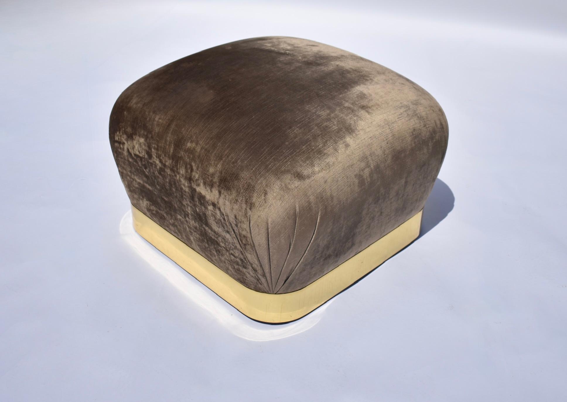 Ottone Coppia di pouf Soufflé di Karl Springer in vendita