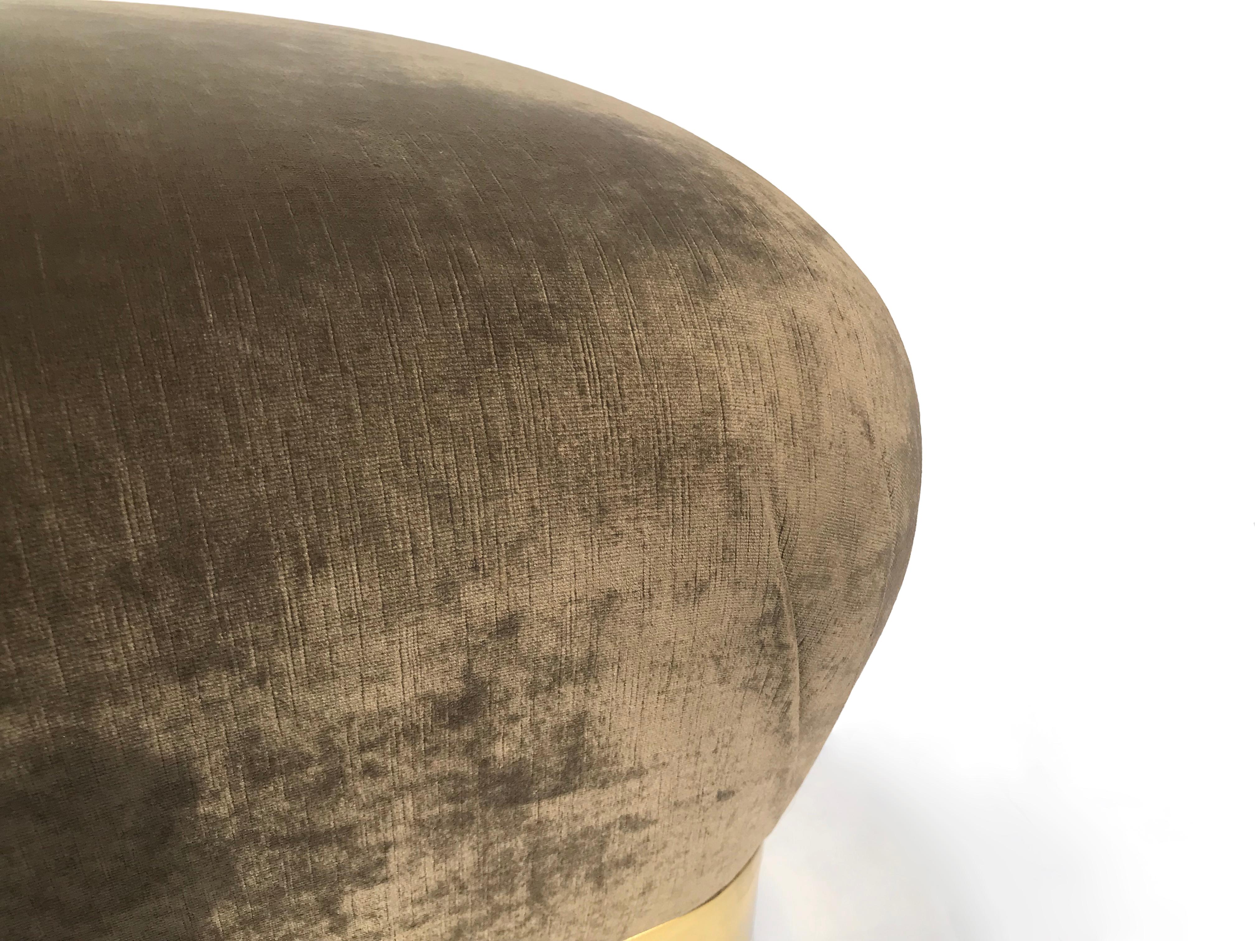 Laiton Paire de poufs Soufflé par Karl Springer en vente