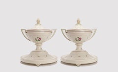 Pair of soup terrines old Vienna porcelain manufactory, Austria 1770.