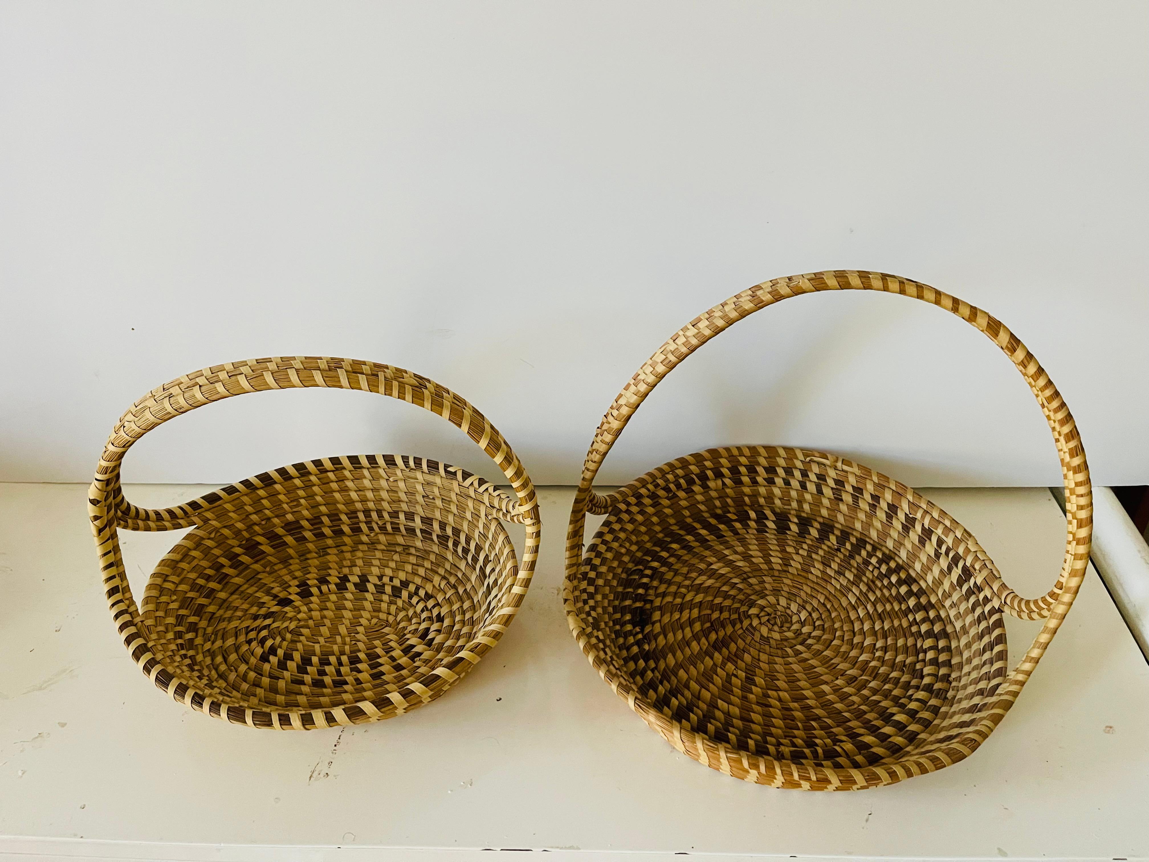 Organic Modern Pair of South Carolina Handmade Straw Baskets For Sale