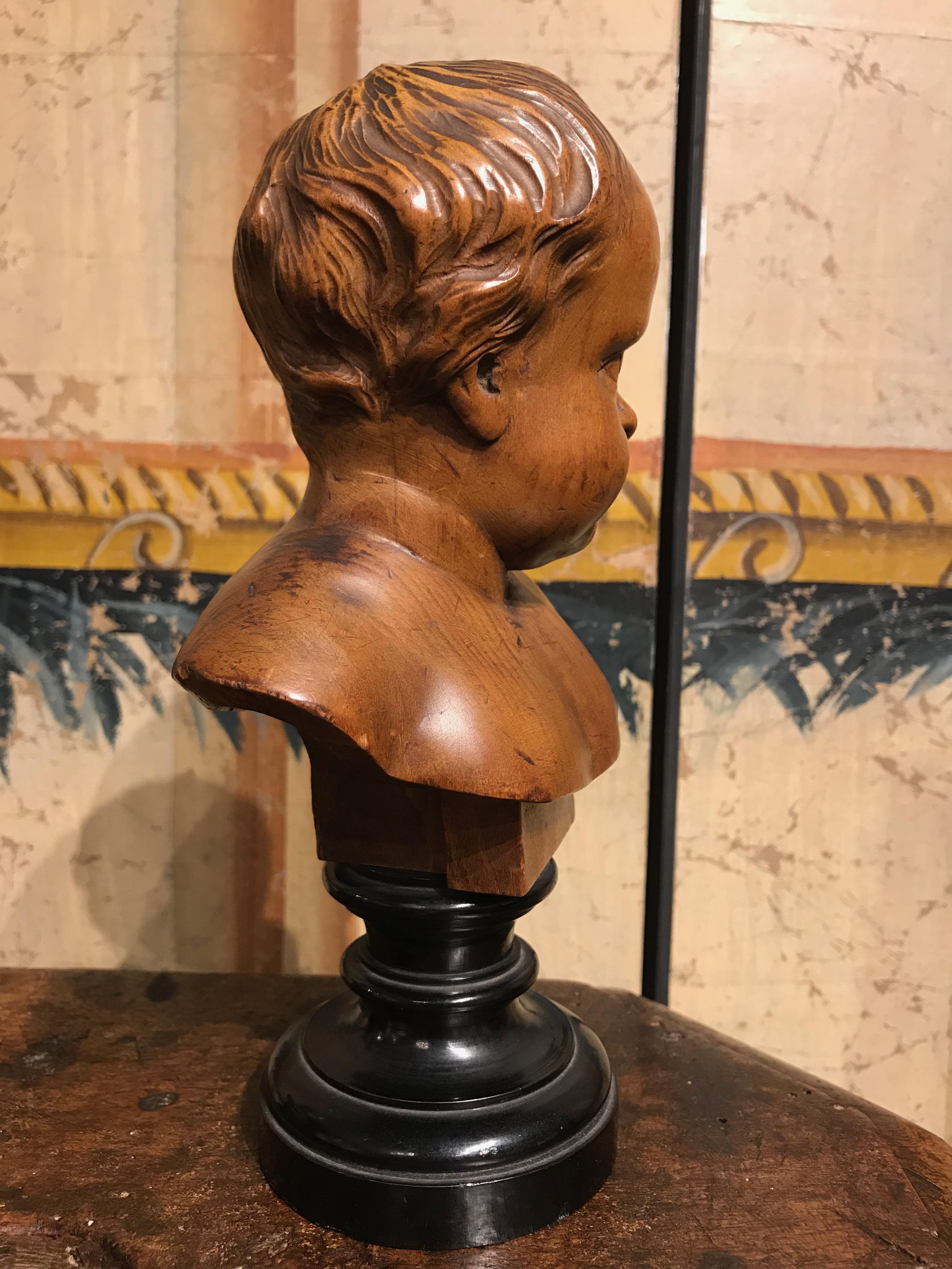 Pair 19th Century Baroque Style German Carved Wood Busts of Putti In Good Condition For Sale In Stamford, CT