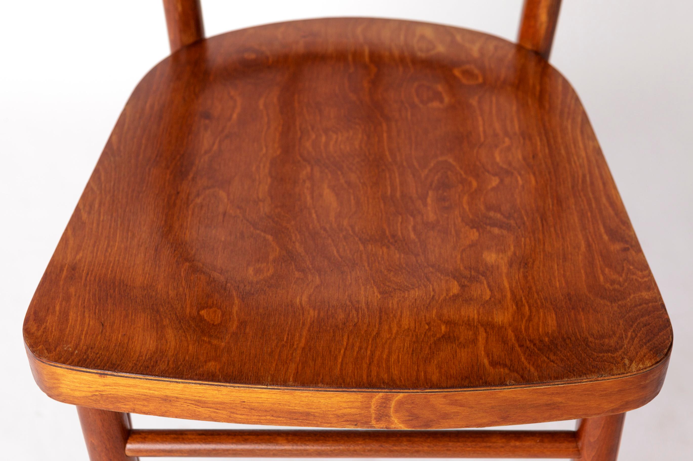 Mid-Century moderno Coppia di sedie da pranzo sovietiche in Beeche - 1978 Vintage, struttura in Wood rinnovata in vendita