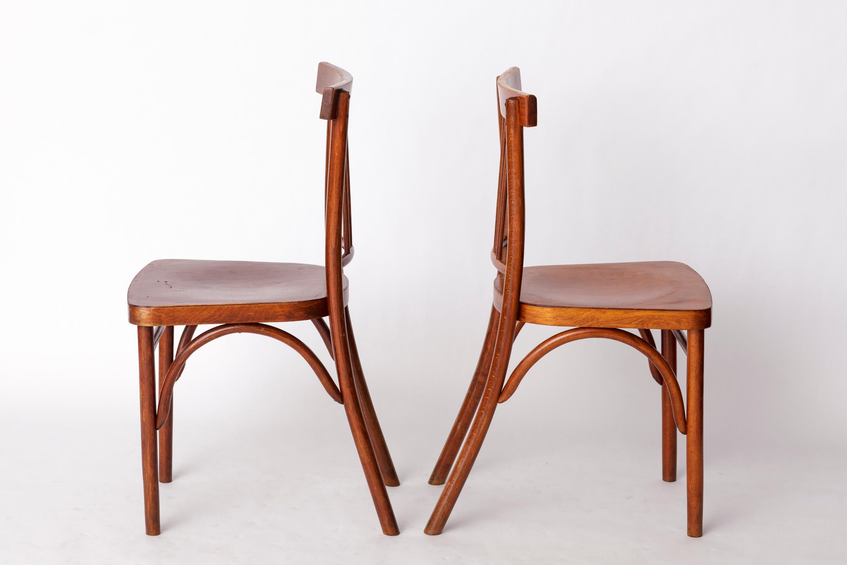 Lucidato Coppia di sedie da pranzo sovietiche in Beeche - 1978 Vintage, struttura in Wood rinnovata in vendita