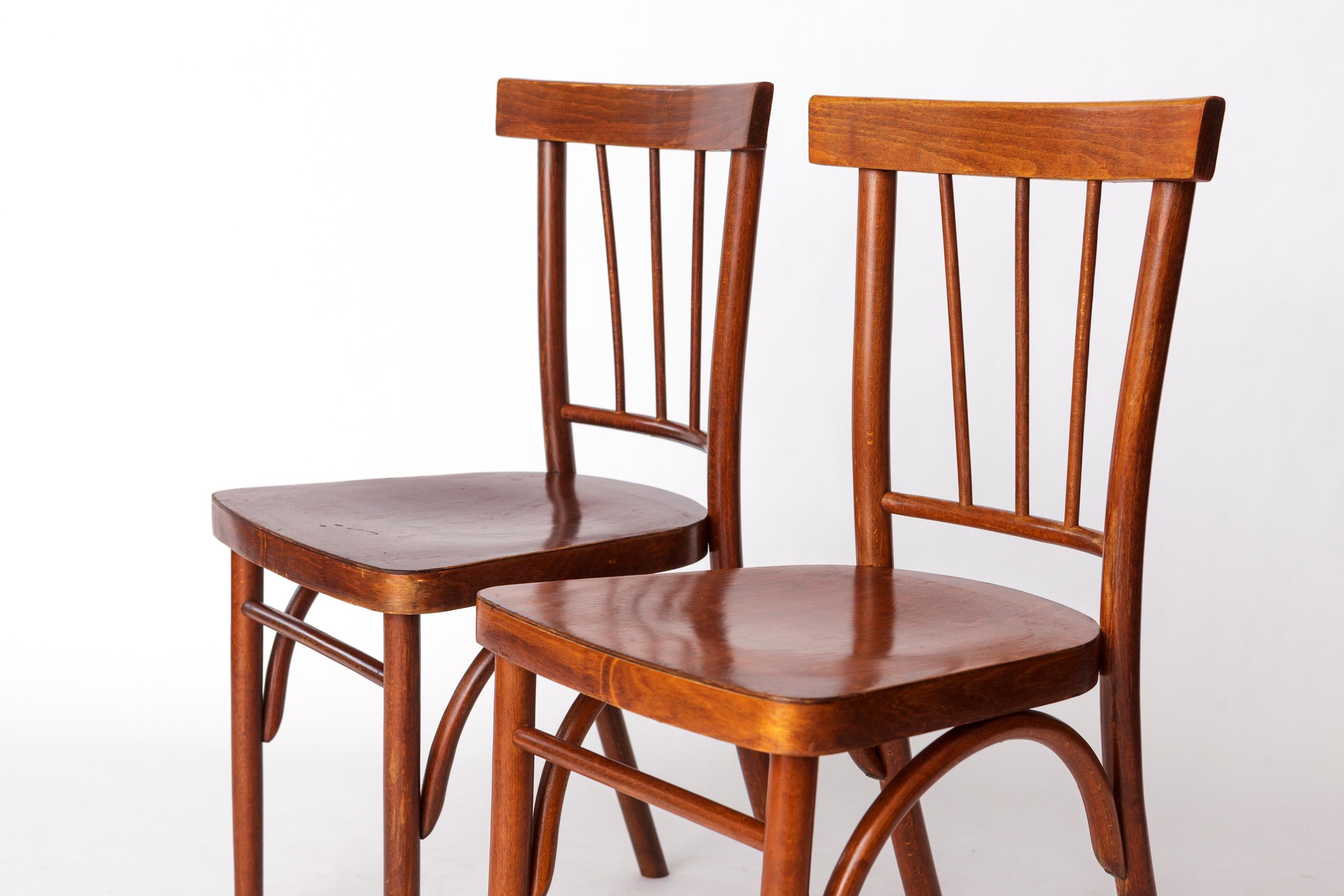 Faggio Coppia di sedie da pranzo sovietiche in Beeche - 1978 Vintage, struttura in Wood rinnovata in vendita