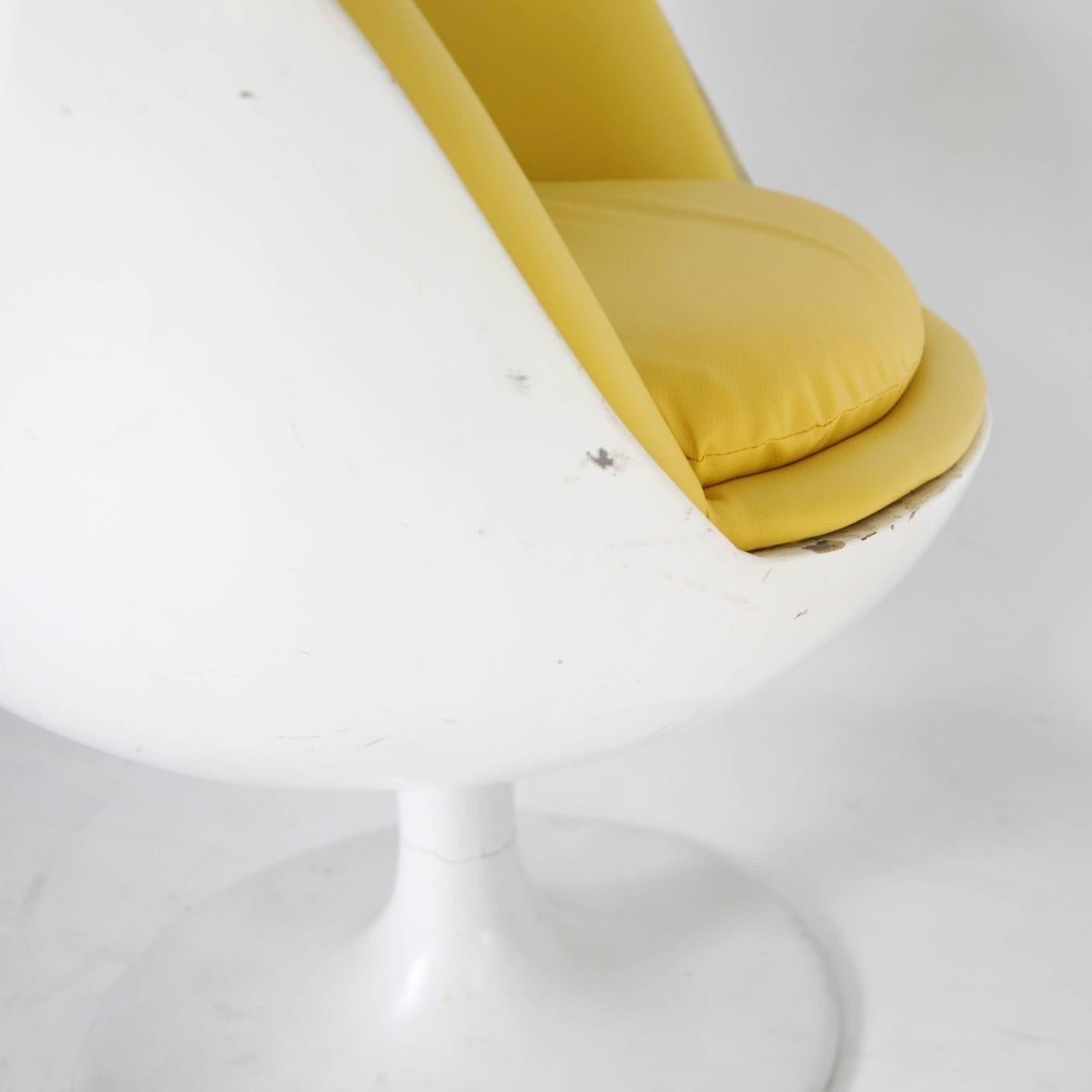 Paire de fauteuils A Space âge en vente 9
