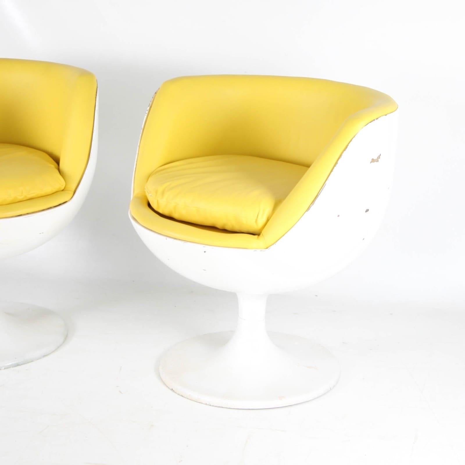 Paire de fauteuils A Space âge Bon état - En vente à Isle Sur Sorgue, FR