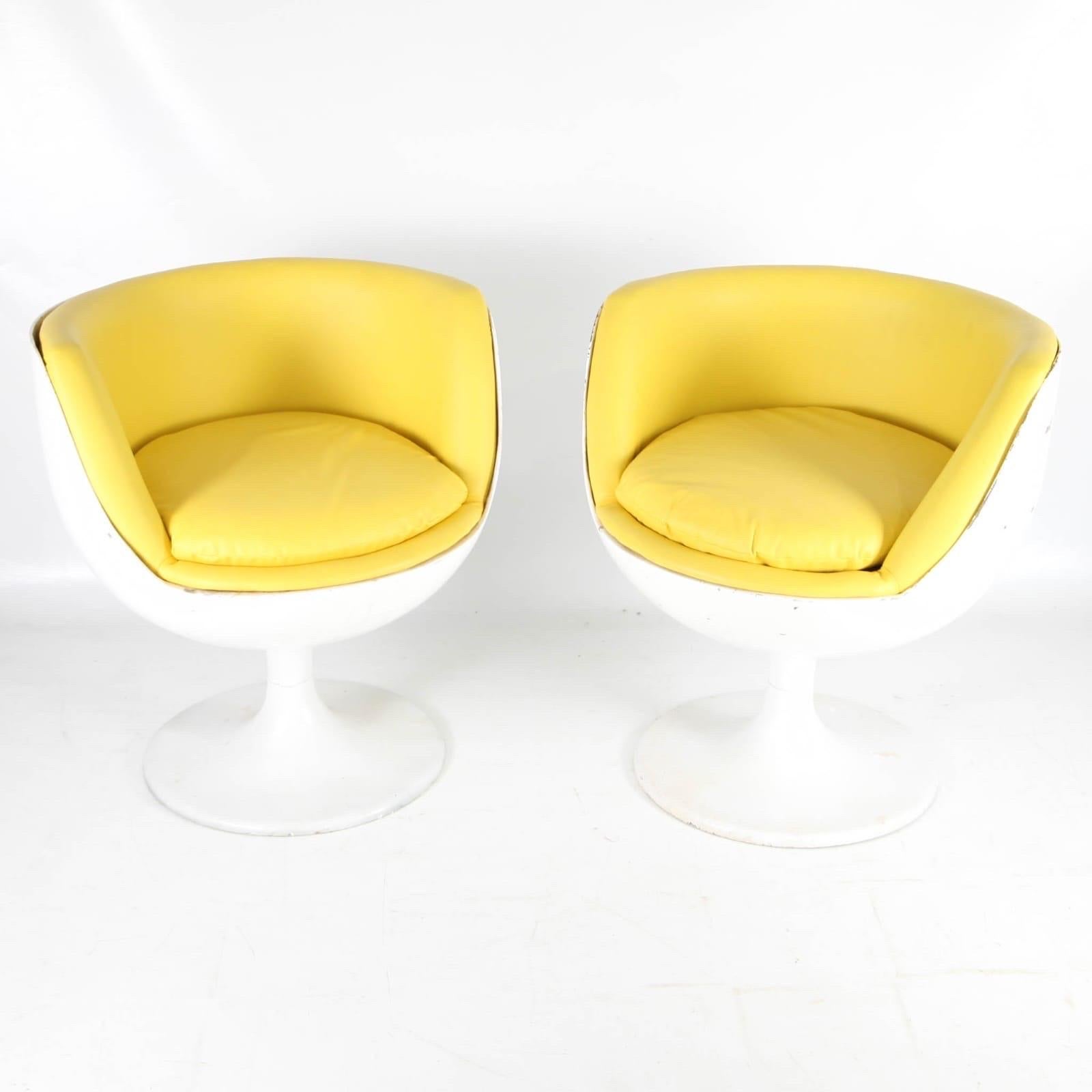 Paire de fauteuils A Space âge en vente 1