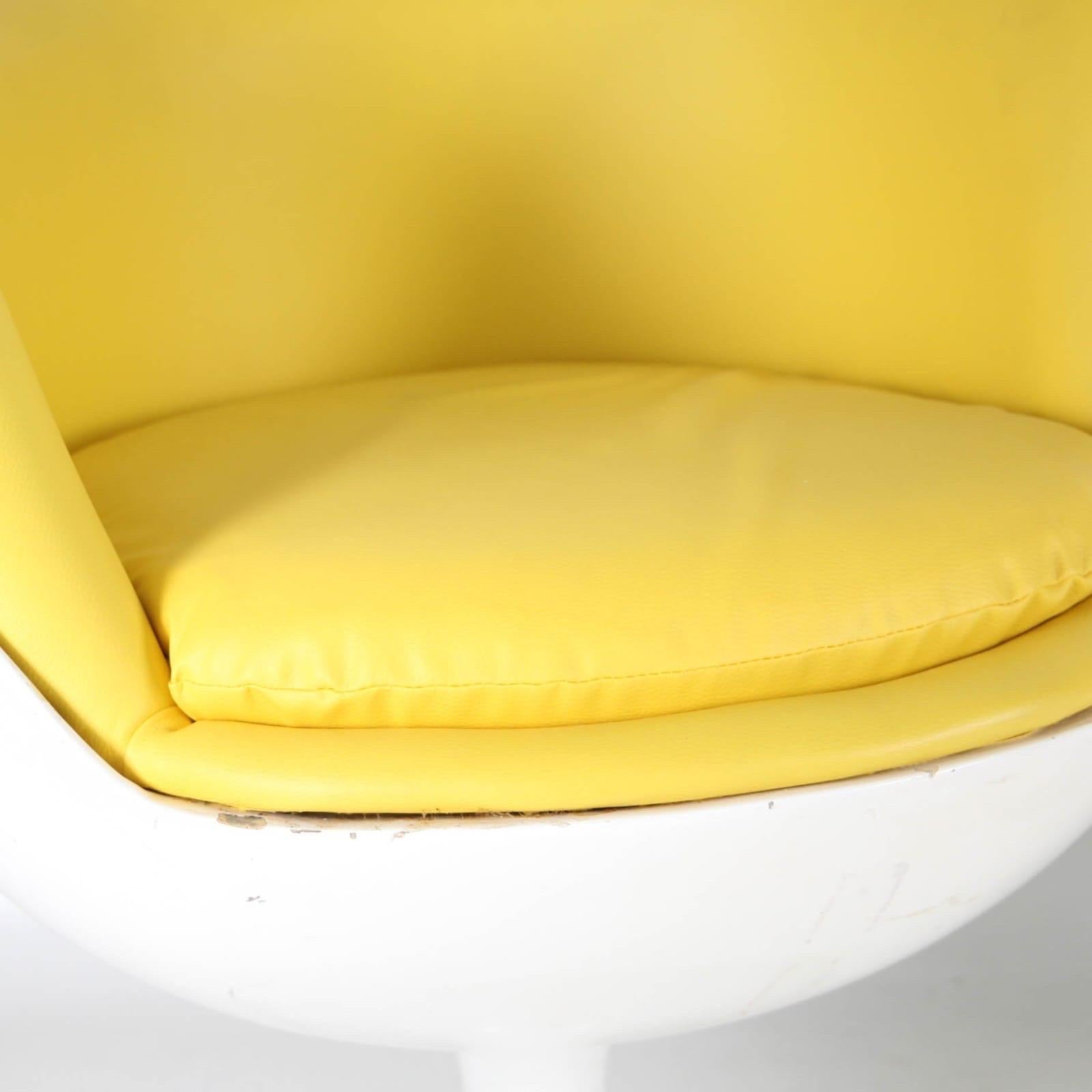 Paire de fauteuils A Space âge en vente 2