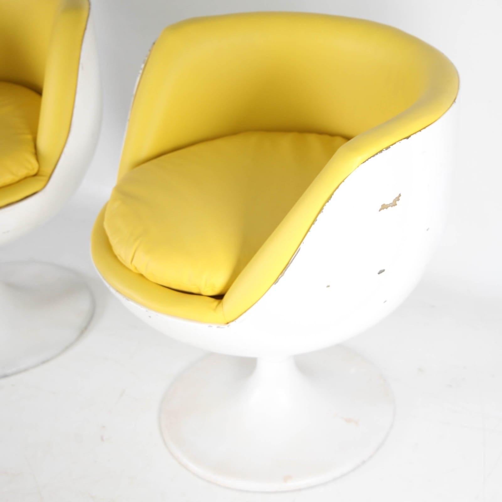 Paire de fauteuils A Space âge en vente 3