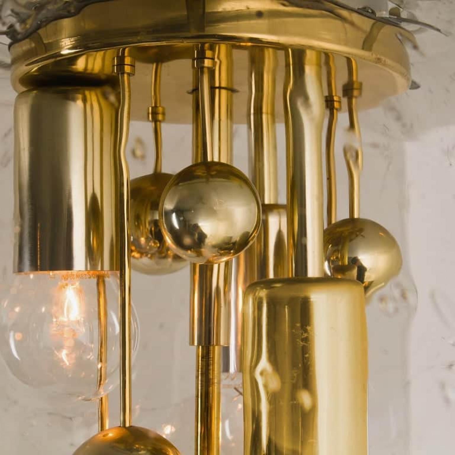 Fatto a mano Coppia di lampade A Space in ottone e vetro soffiato di Doria, anni '70 in vendita