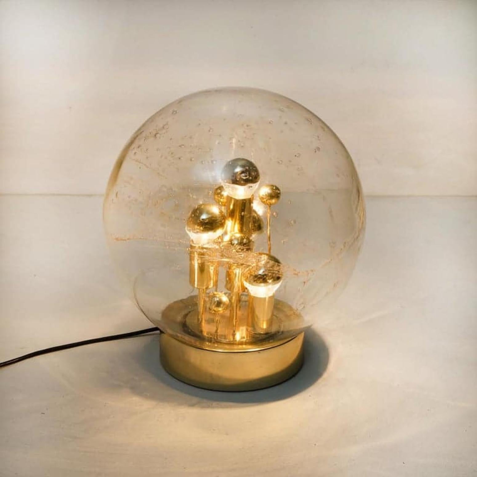 Fine XX secolo Coppia di lampade A Space in ottone e vetro soffiato di Doria, anni '70 in vendita