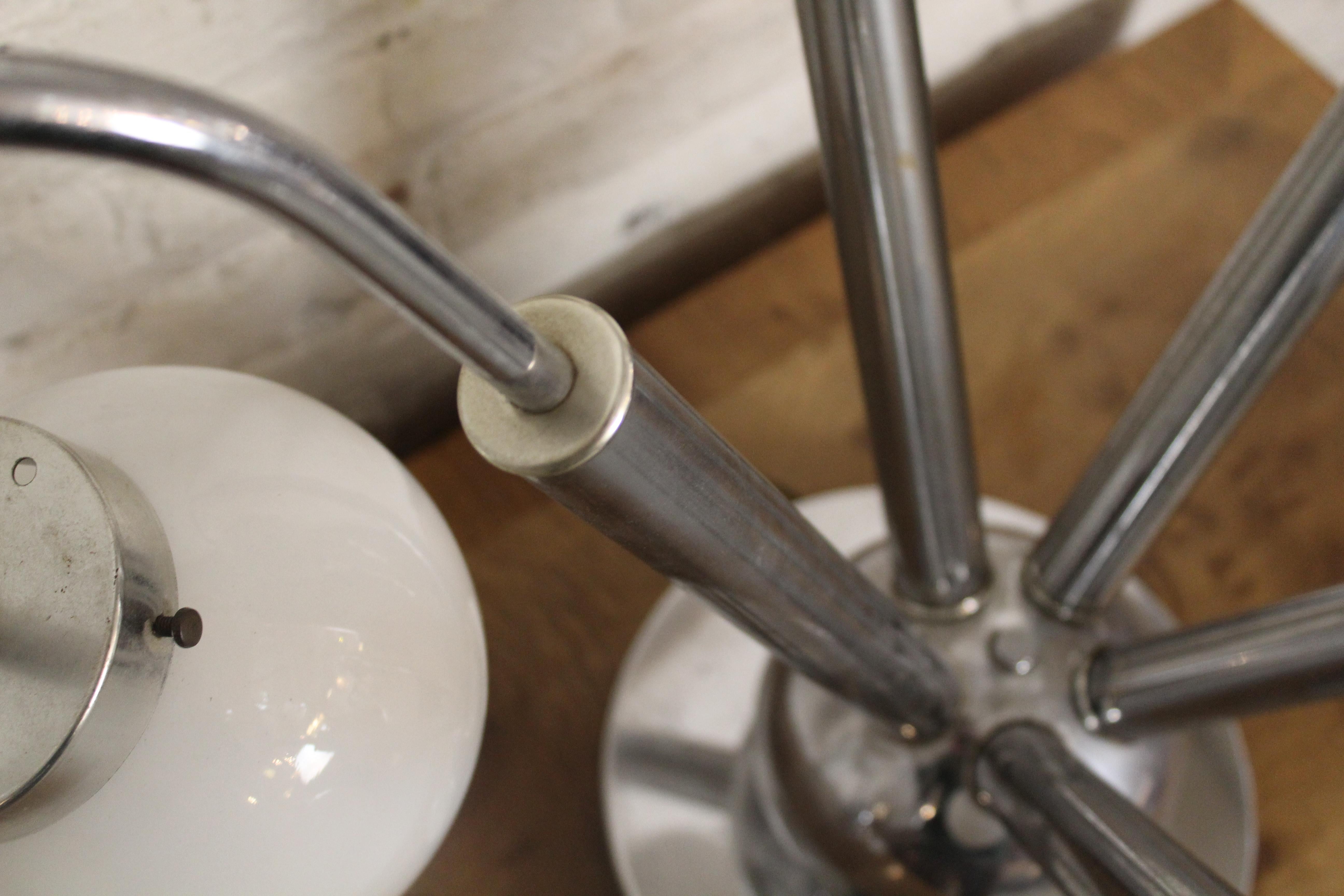 Paire de lampes de bureau chromées de l'ère spatiale en vente 5