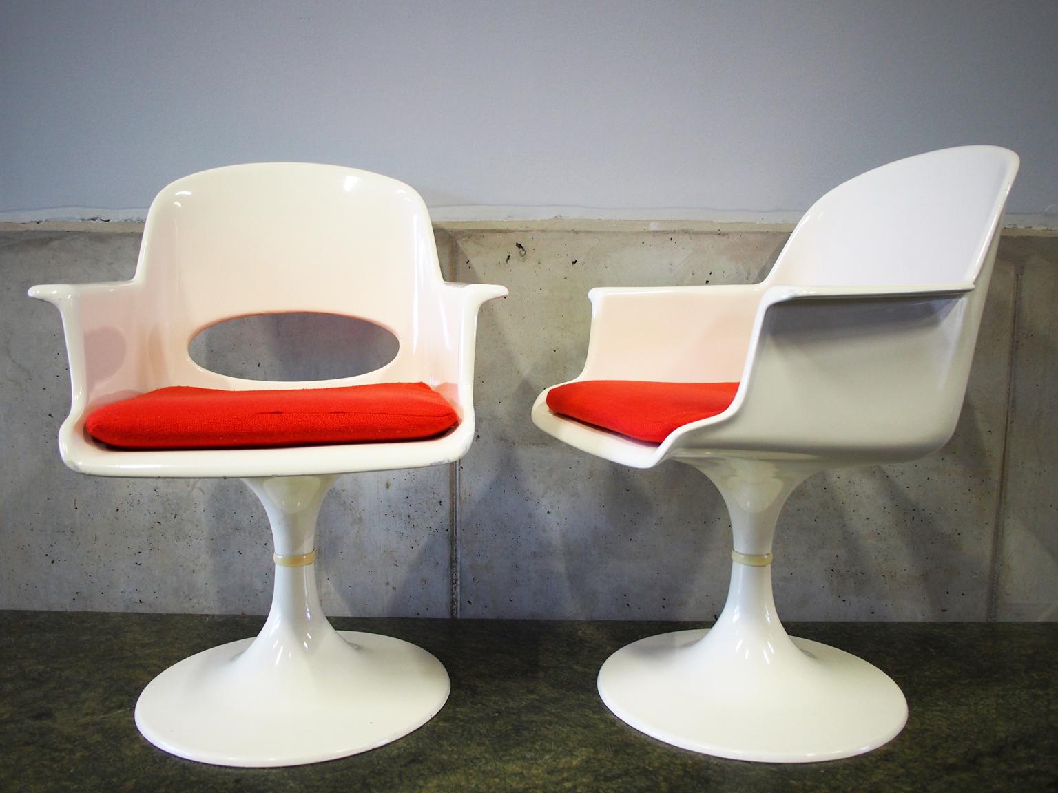 German Pair of Space Age Fiberglass Armchairs in Tulip Form