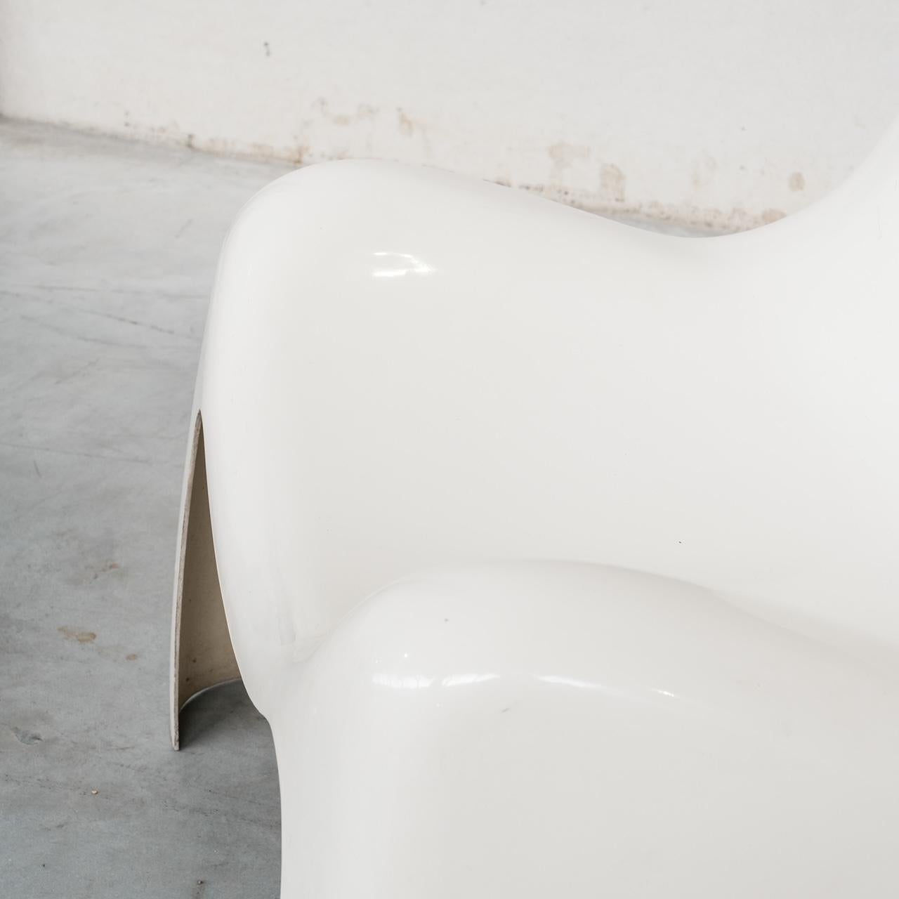 Paire de fauteuils Toga en fibre de verre « ère spatiale » de Sergio Mazza pour Artemide en vente 3