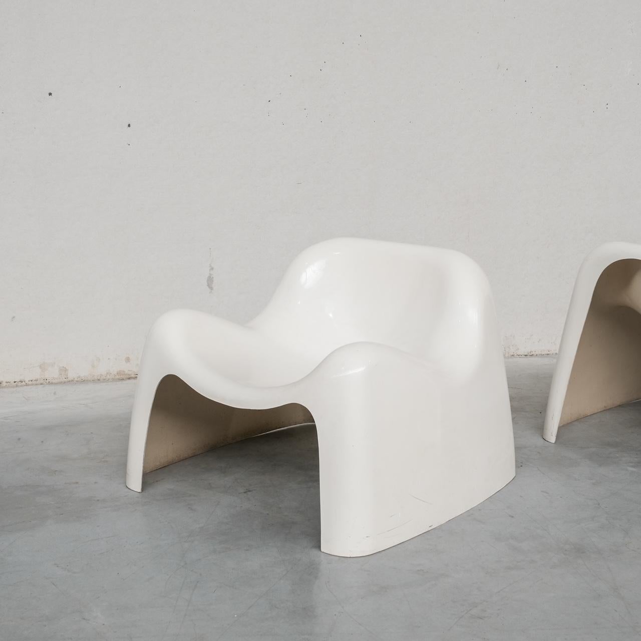 Paar Sessel „Space Age“ aus Fiberglas „Toga“ von Sergio Mazza für Artemide, Paar im Angebot 4