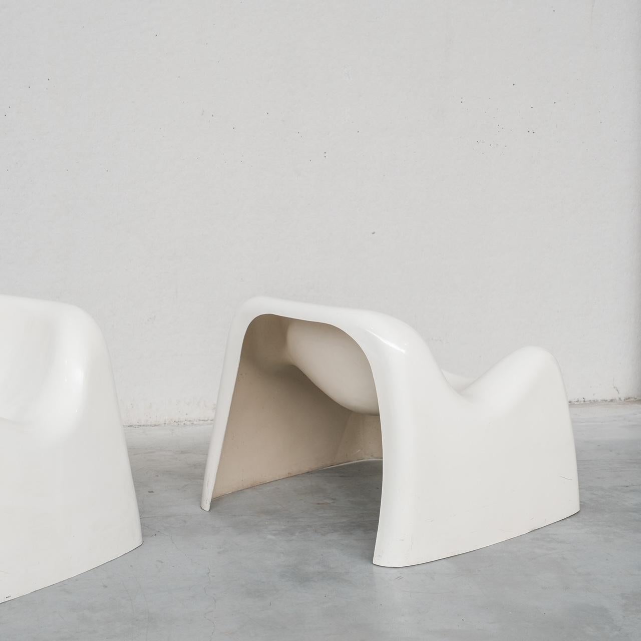 Paire de fauteuils Toga en fibre de verre « ère spatiale » de Sergio Mazza pour Artemide en vente 5