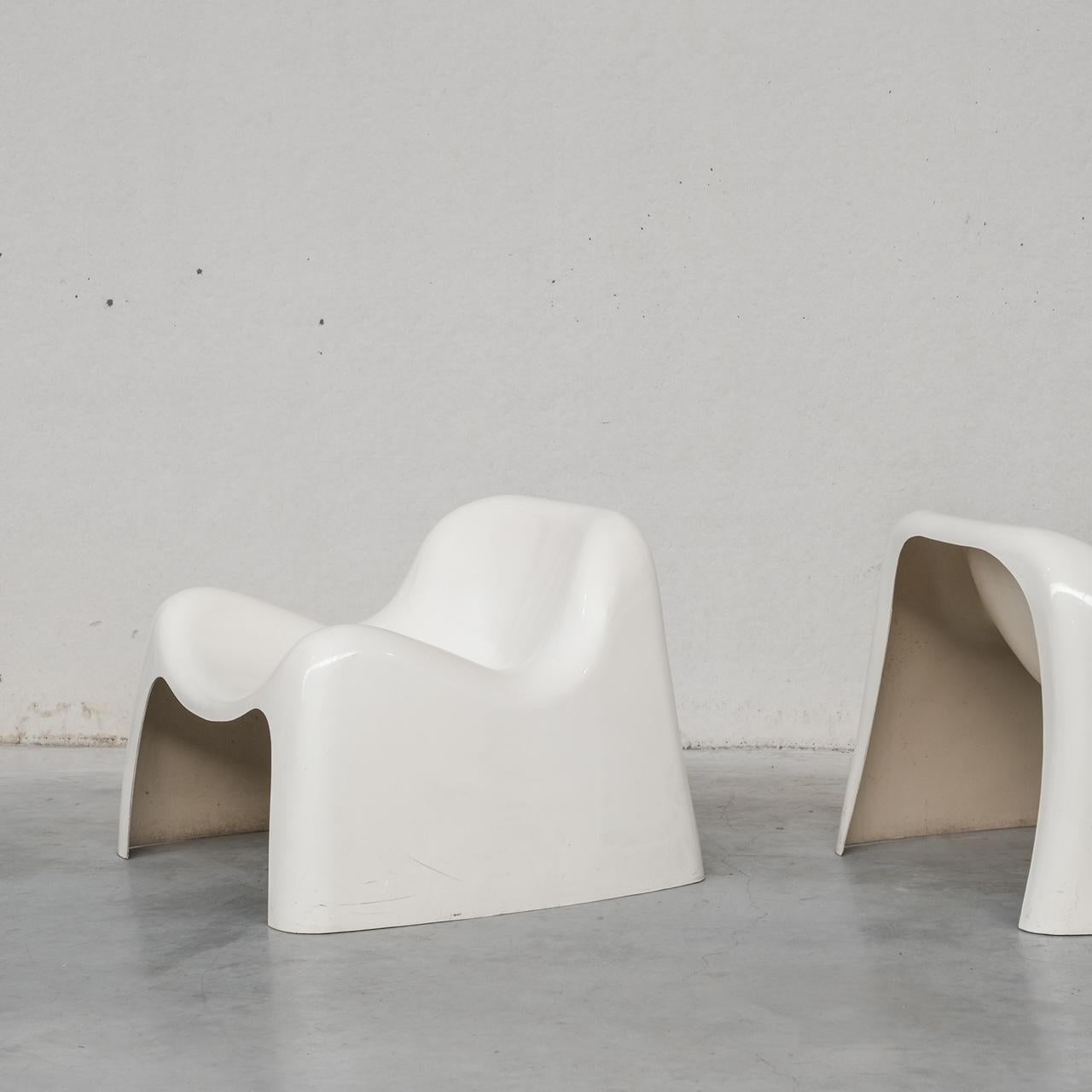 Paar Sessel „Space Age“ aus Fiberglas „Toga“ von Sergio Mazza für Artemide, Paar im Zustand „Gut“ im Angebot in London, GB