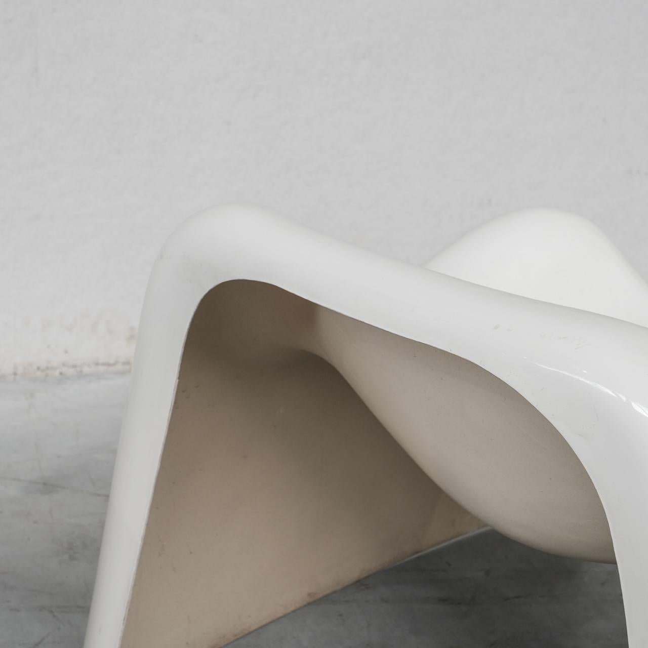 Paire de fauteuils Toga en fibre de verre « ère spatiale » de Sergio Mazza pour Artemide en vente 1