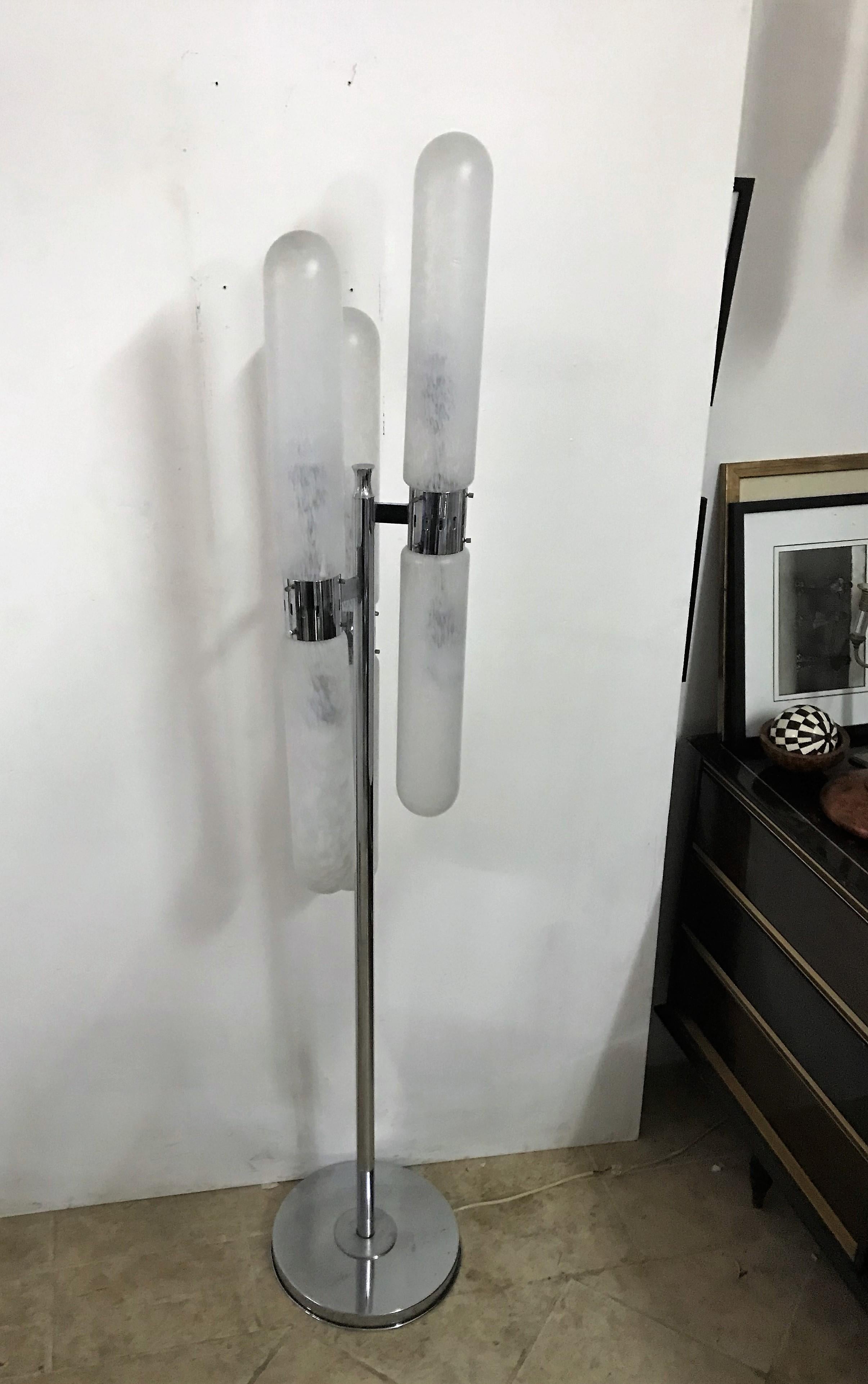 Pair of Space Age Floor Lamps by Aldo Nason for Mazzega in Murano Glass For Sale 5