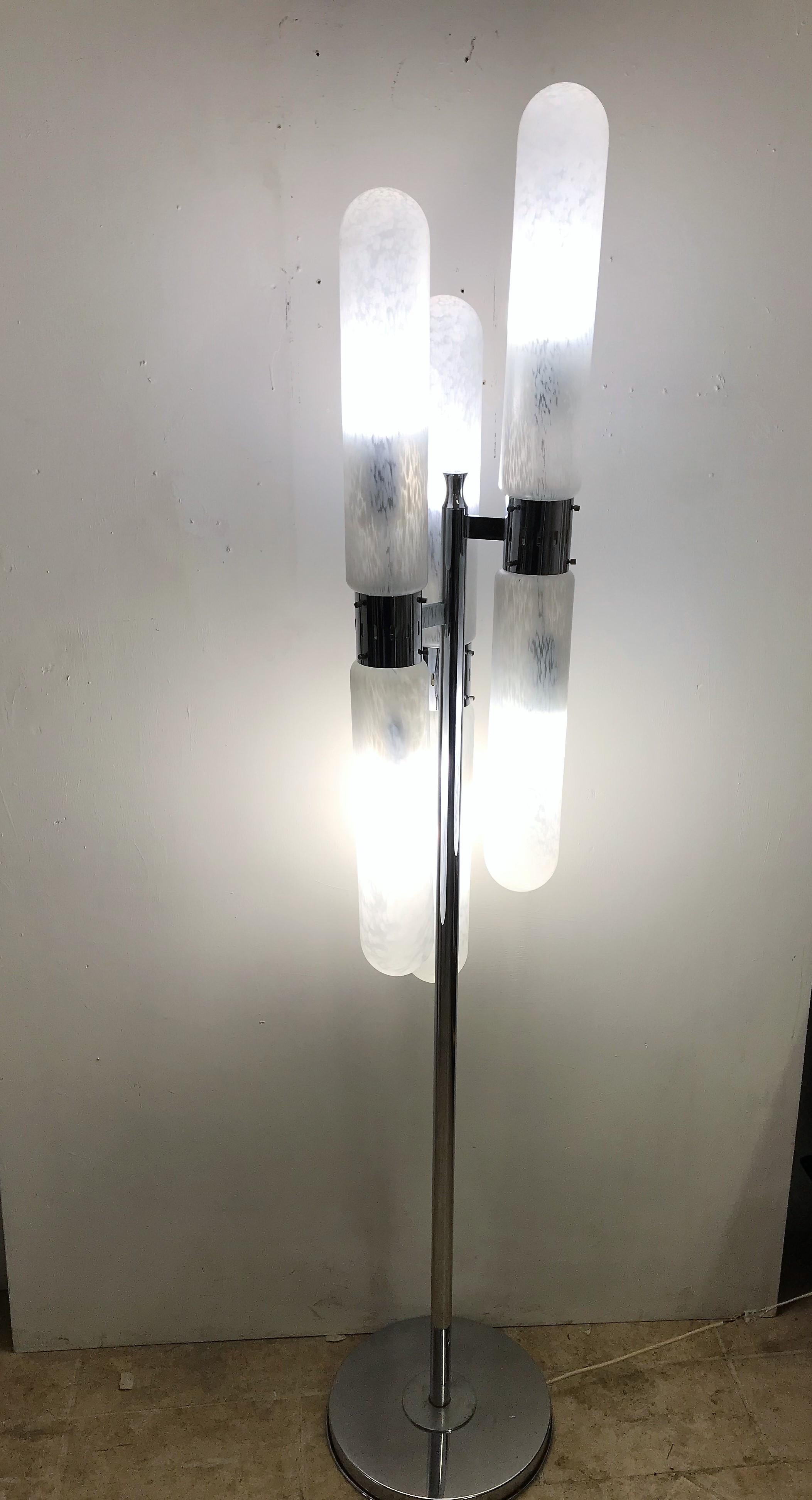 Pair of Space Age Floor Lamps by Aldo Nason for Mazzega in Murano Glass For Sale 2