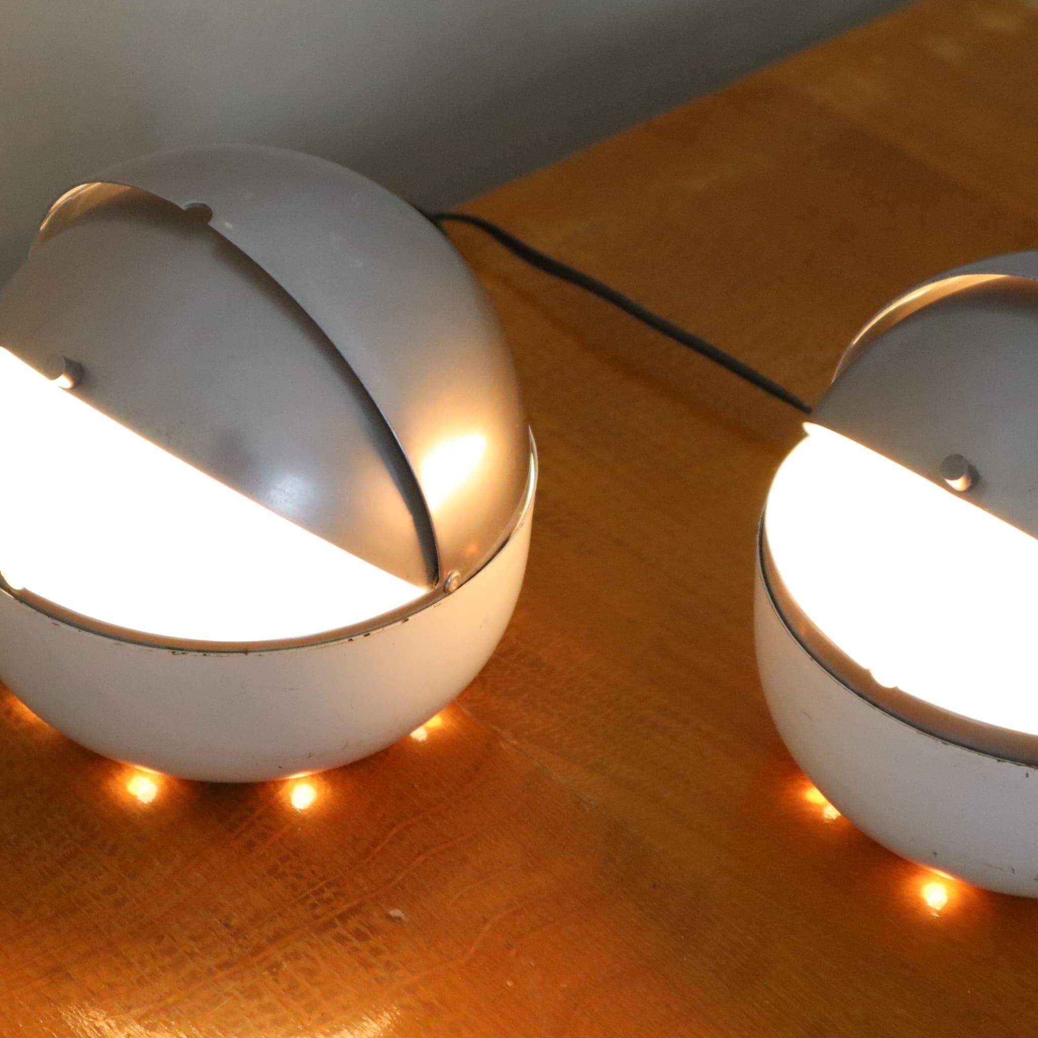 Paire de lampes de table en verre et métal de l'ère spatiale par Lamperti, Italie, années 1960 Bon état - En vente à Nicolosi, IT