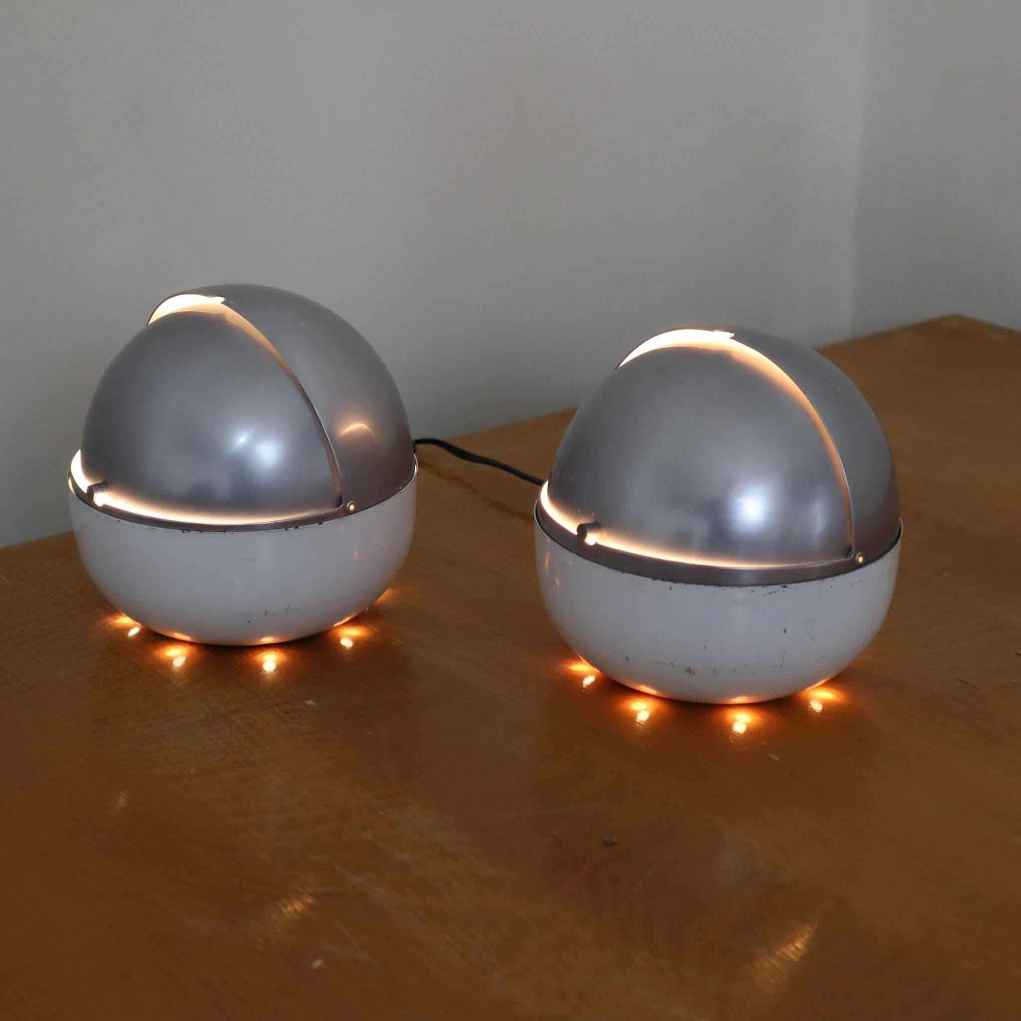 Paire de lampes de table en verre et métal de l'ère spatiale par Lamperti, Italie, années 1960 en vente 2