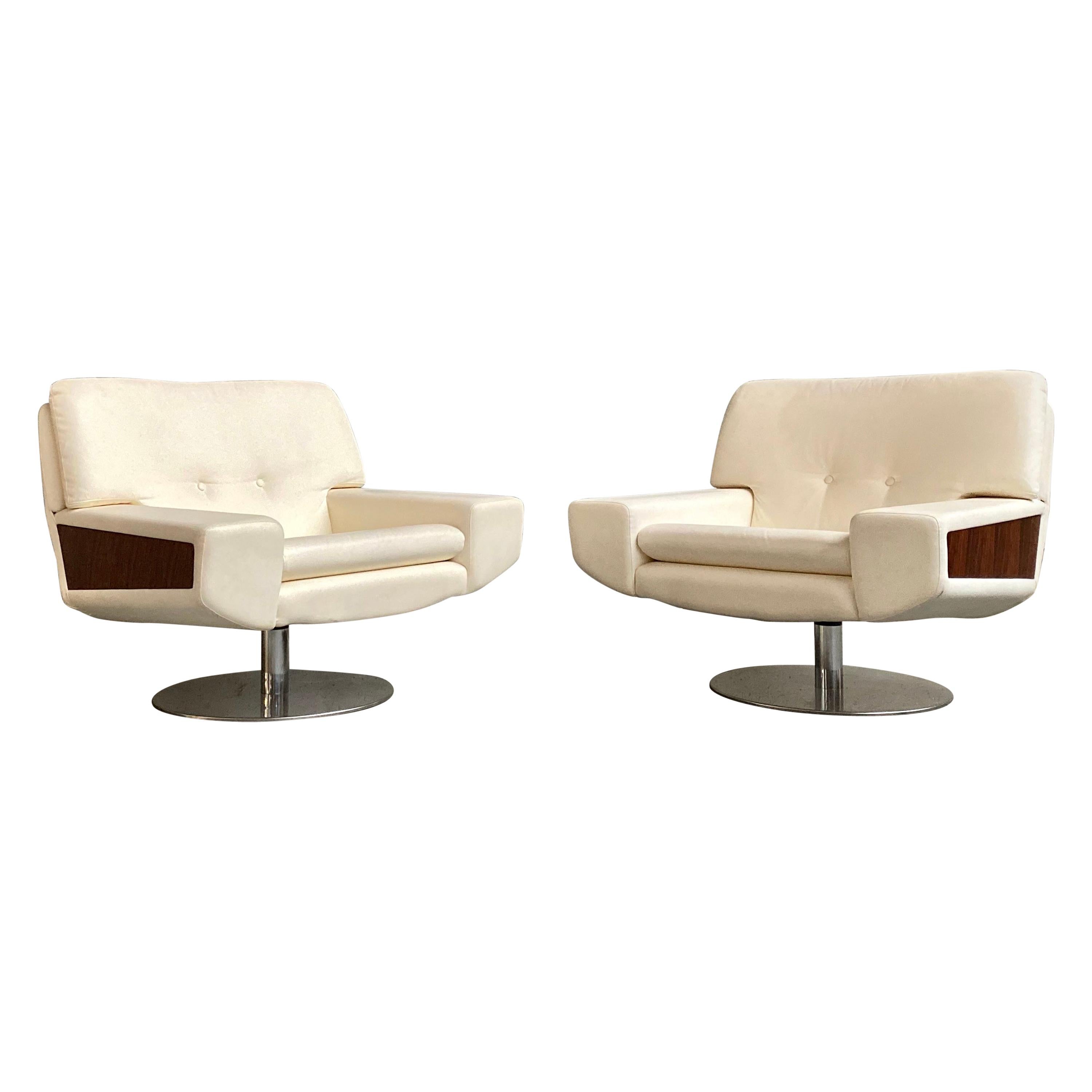Pair of Space Age Italian Leather Armchairs, 1975