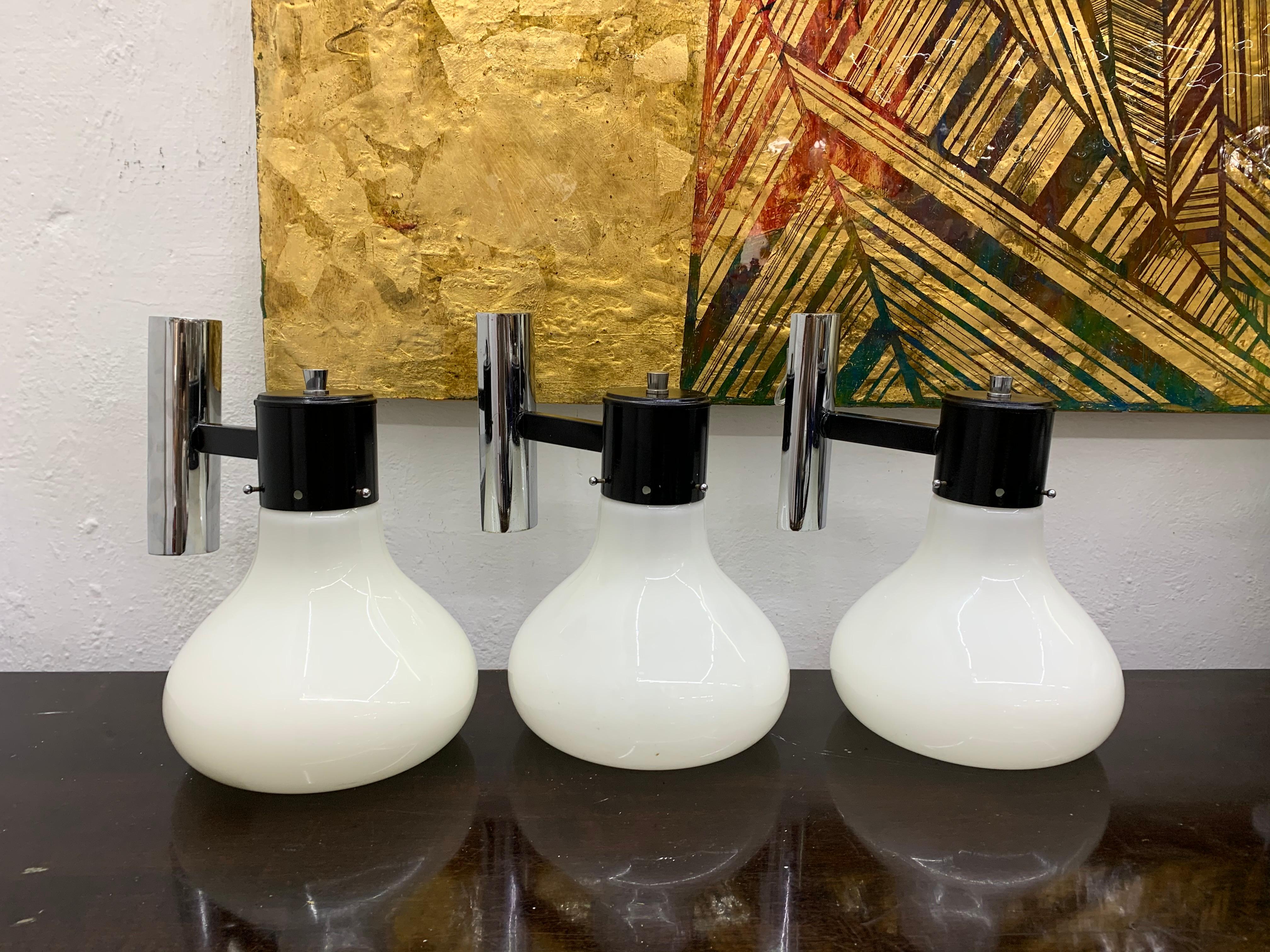 Italian 3 Space Age Leucos Sconces in Brass and Murano Glass, circa 1970