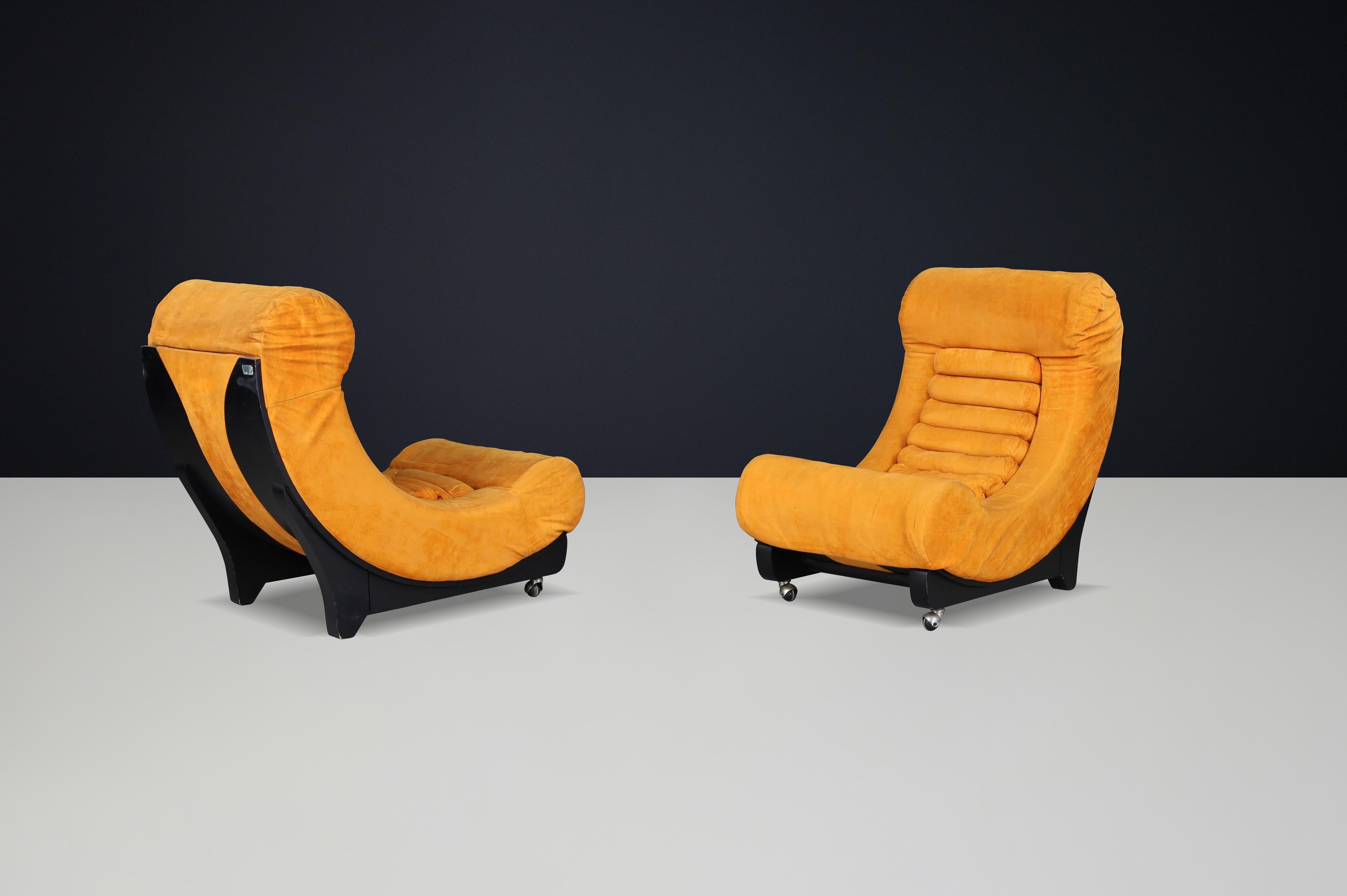 Tissu d'ameublement Paire de chaises longues de l'ère spatiale par Salotti Martini, Italie, années 1960 en vente