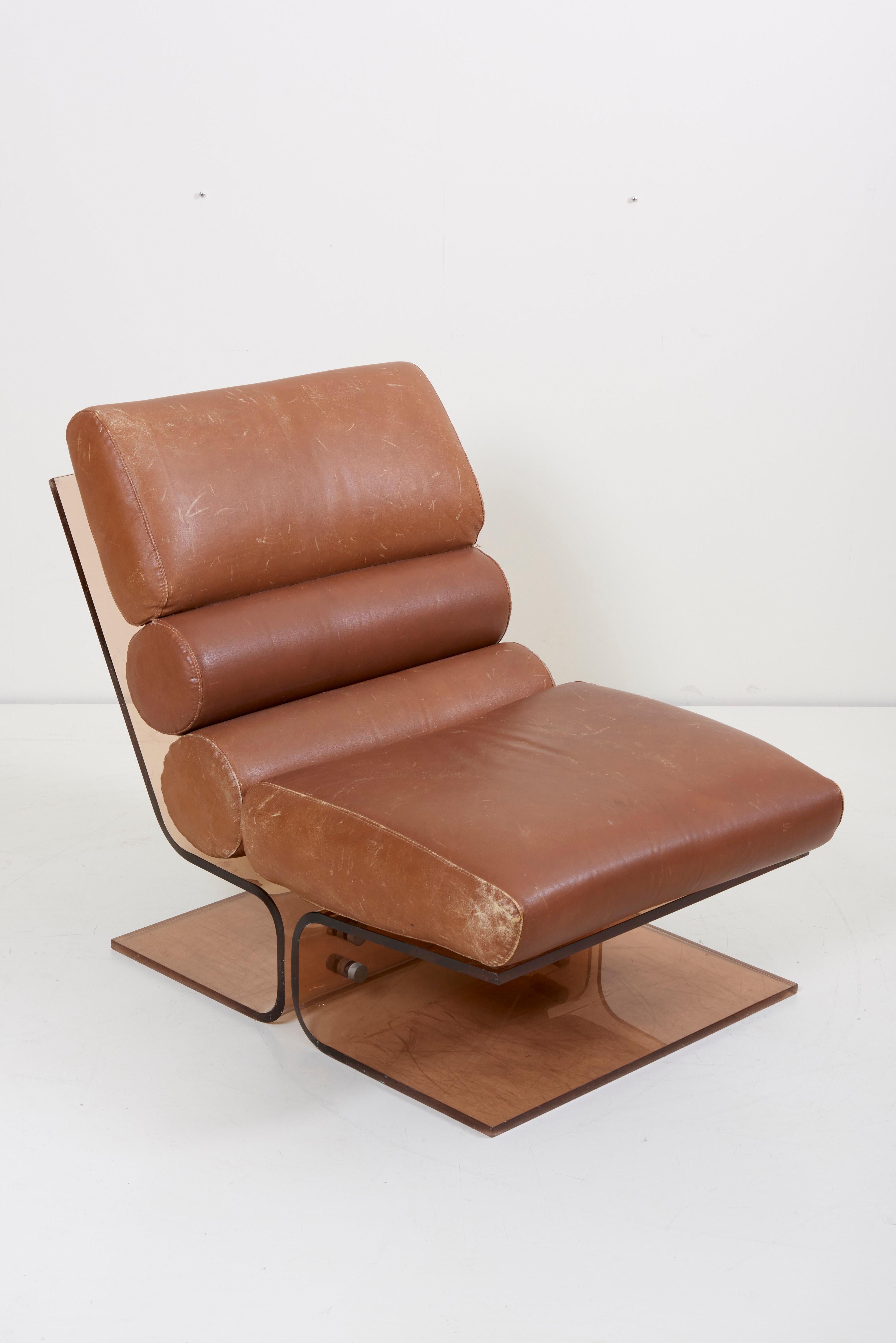 Pair of Space Age Lounge Chairs in Lucite and Leather, 1960s 9