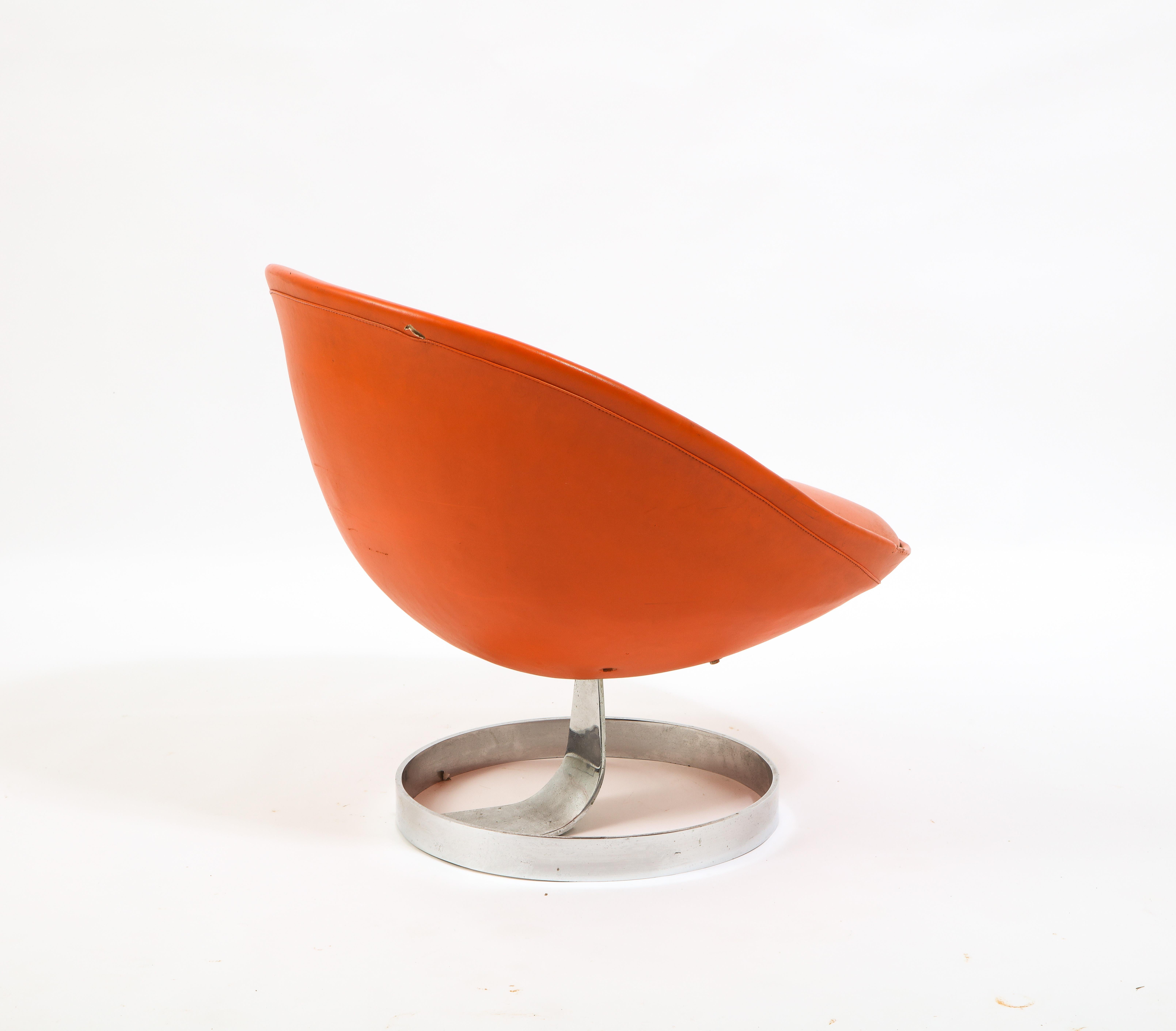 Imitation cuir Maurice Calka - Paire de chaises longues K1 de l'ère spatiale, France, années 1970 en vente