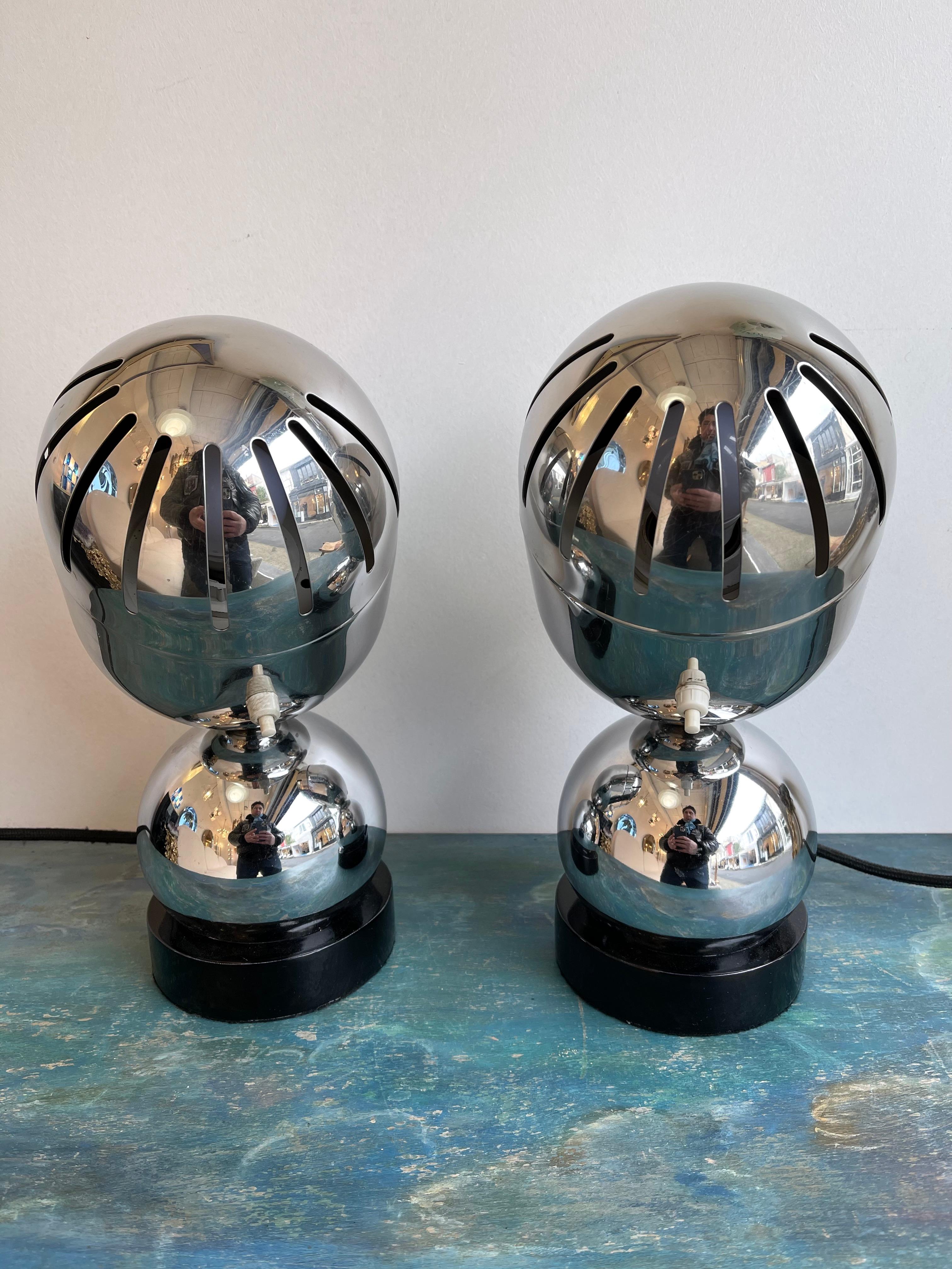 Paire de lampes en métal chromé de l'ère spatiale de Reggiani, Italie, 1970 en vente 3