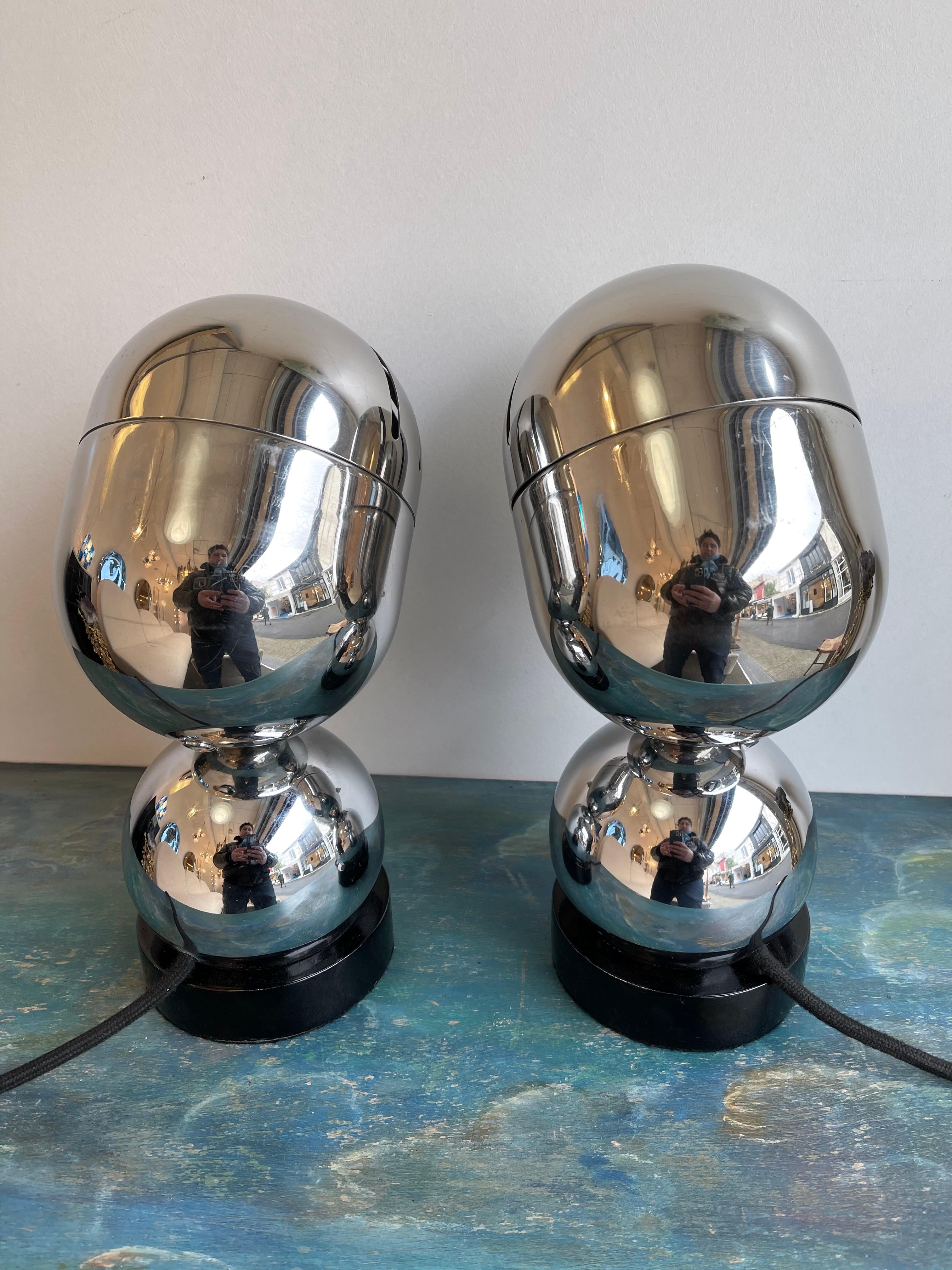 Paire de lampes en métal chromé de l'ère spatiale de Reggiani, Italie, 1970 en vente 1