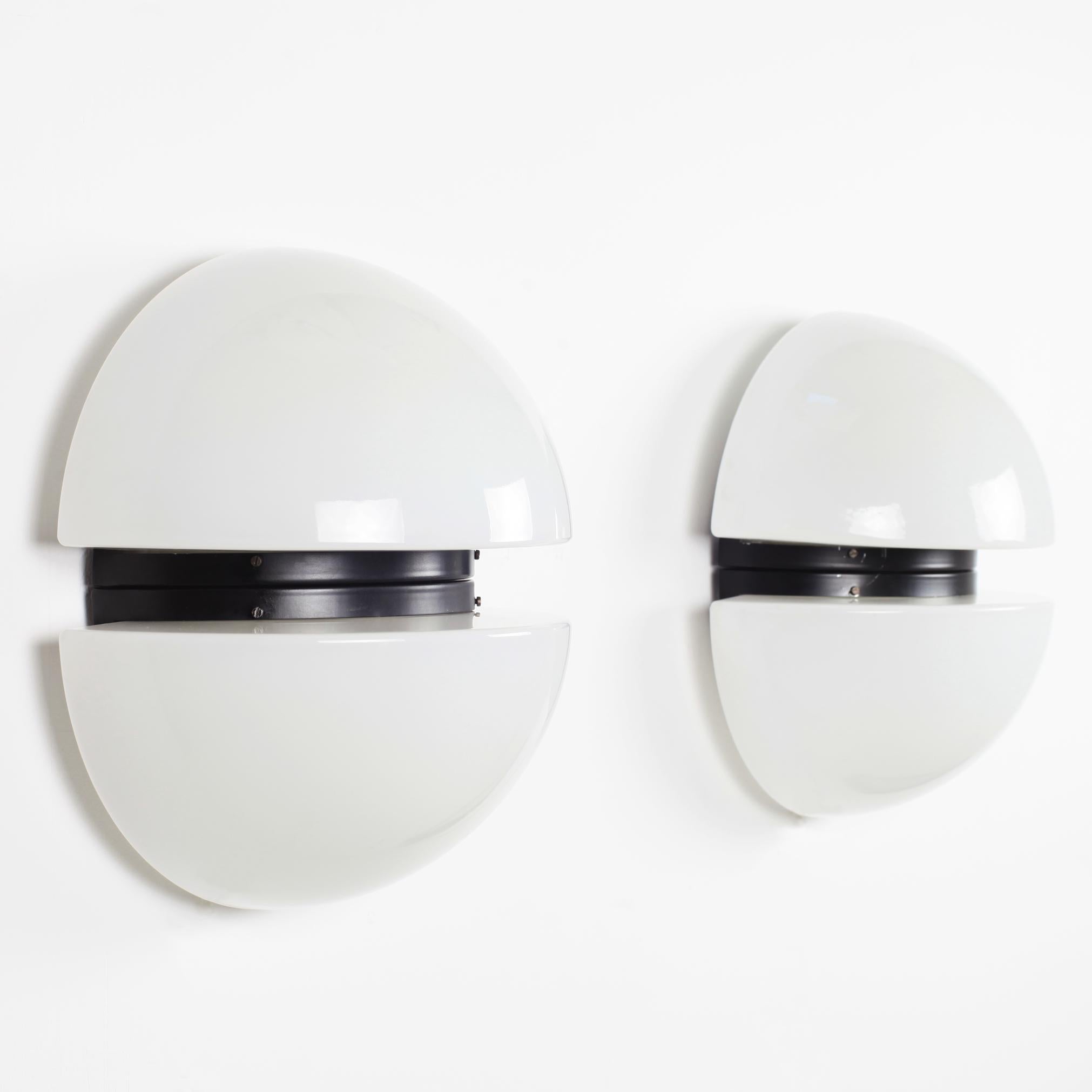 Pair of Space Age RAAK Black Metal and Opaline Glass Wall Light Netherlands 1970 In Good Condition In Saint  Ouen, FR