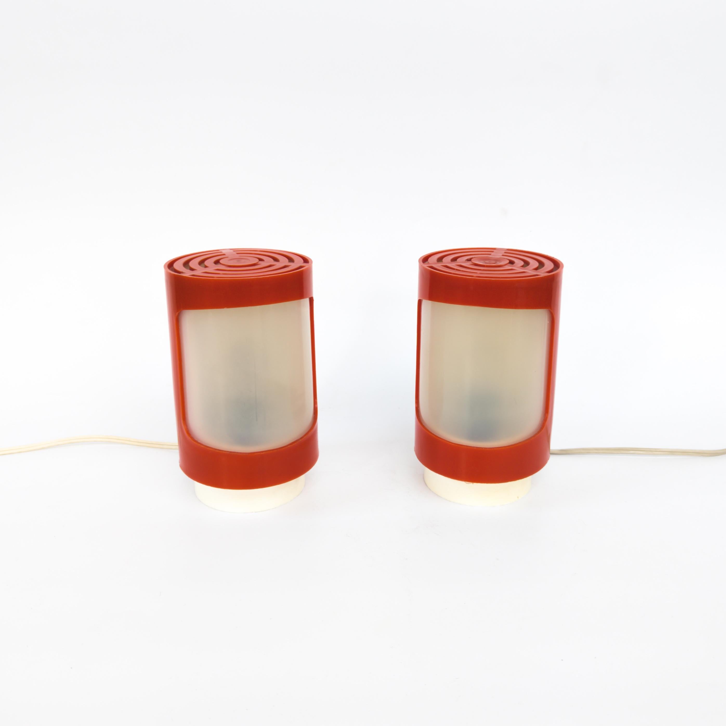 Pair of space age red plastic table lamps by Elektrosvit, 1960s 1