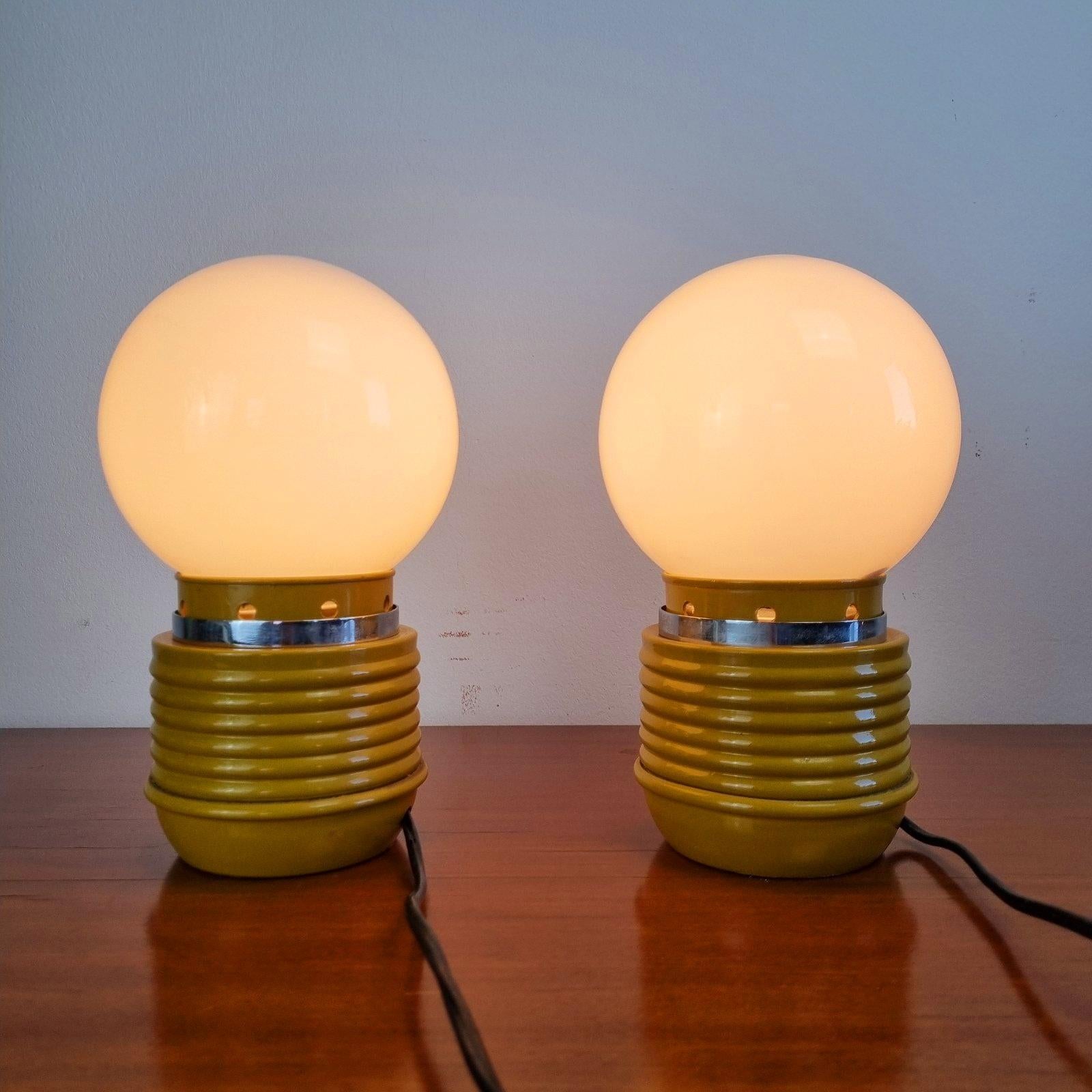 Pareja de lámparas de mesa Space Age, Italia años 70 en venta 3