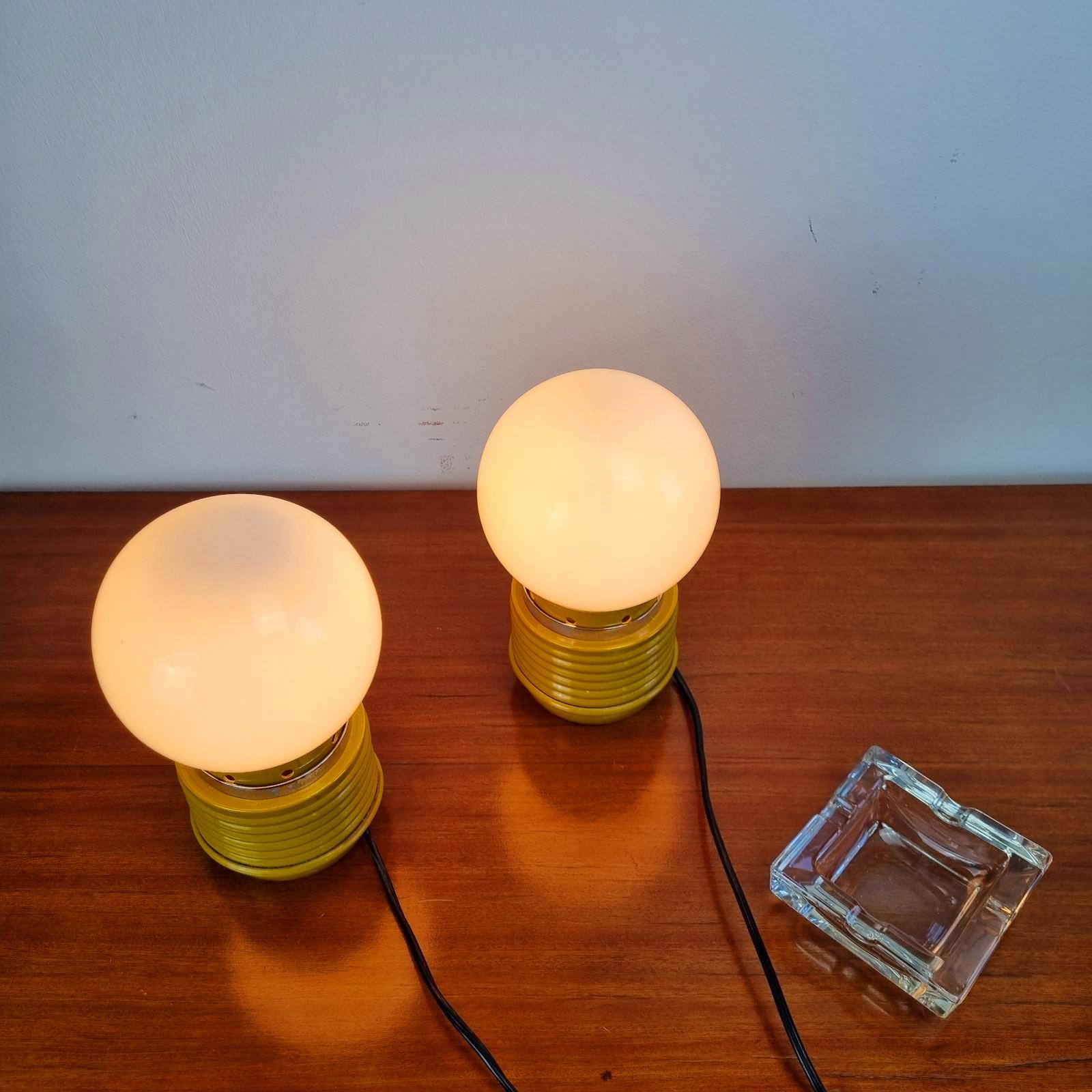Pareja de lámparas de mesa Space Age, Italia años 70 en venta 5