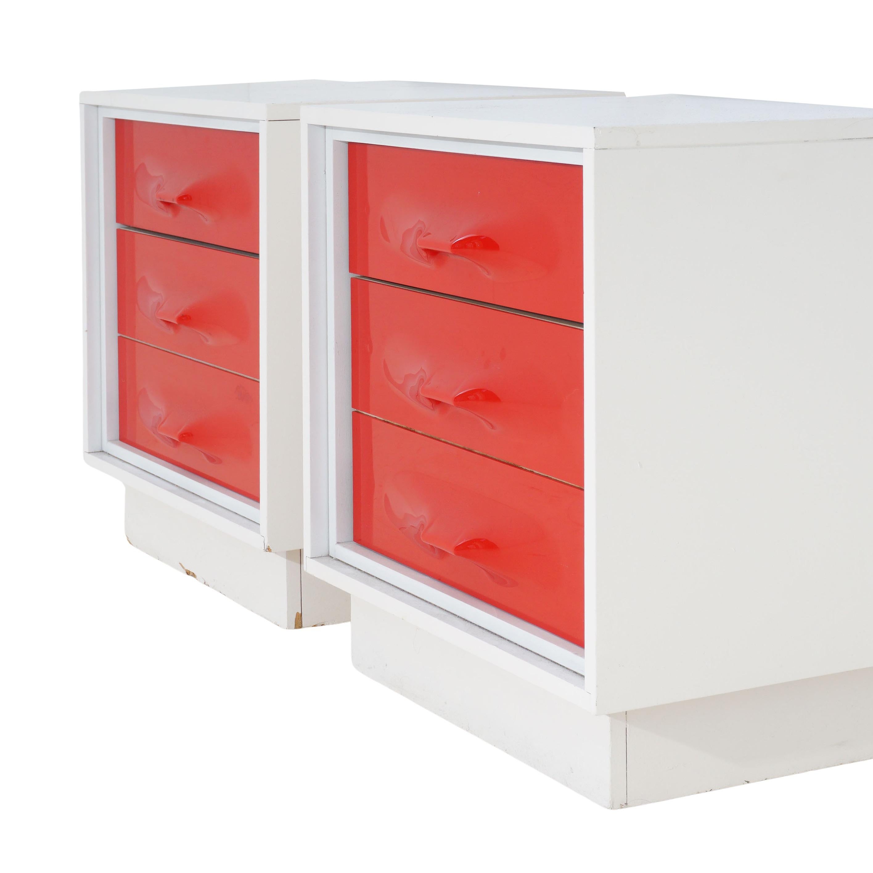 Add a touch of retro-futurism to your bedroom with these Space Age nightstands by Giovanni Maur, featuring bold red color and sleek design that blends mid-century charm with a futuristic twist.

Giovanni Maur is a visionary furniture designer known