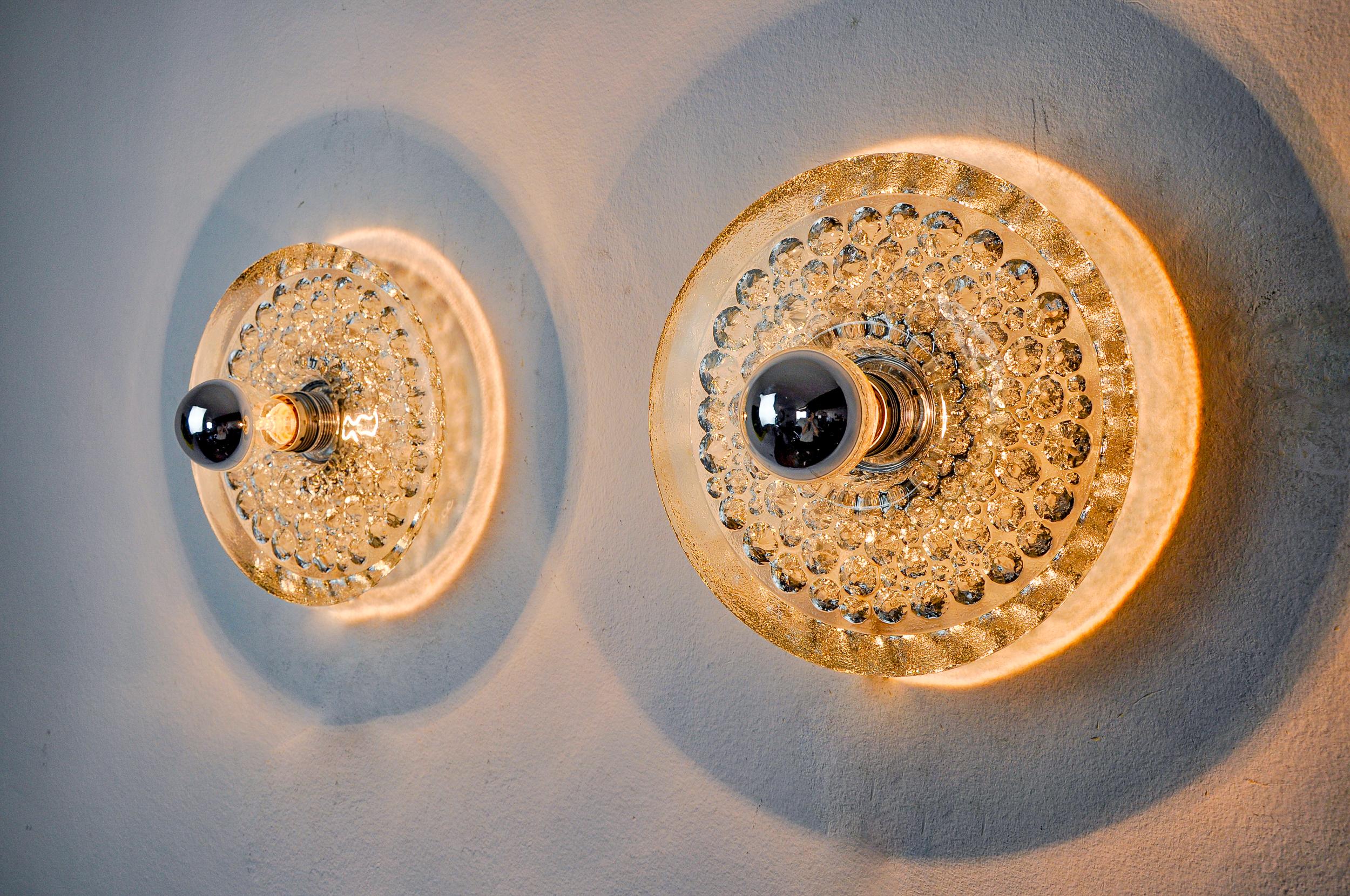 Pair of Space-age wall lights by Peill & Putzler blown Murano glass Germany 1970 In Good Condition For Sale In BARCELONA, ES
