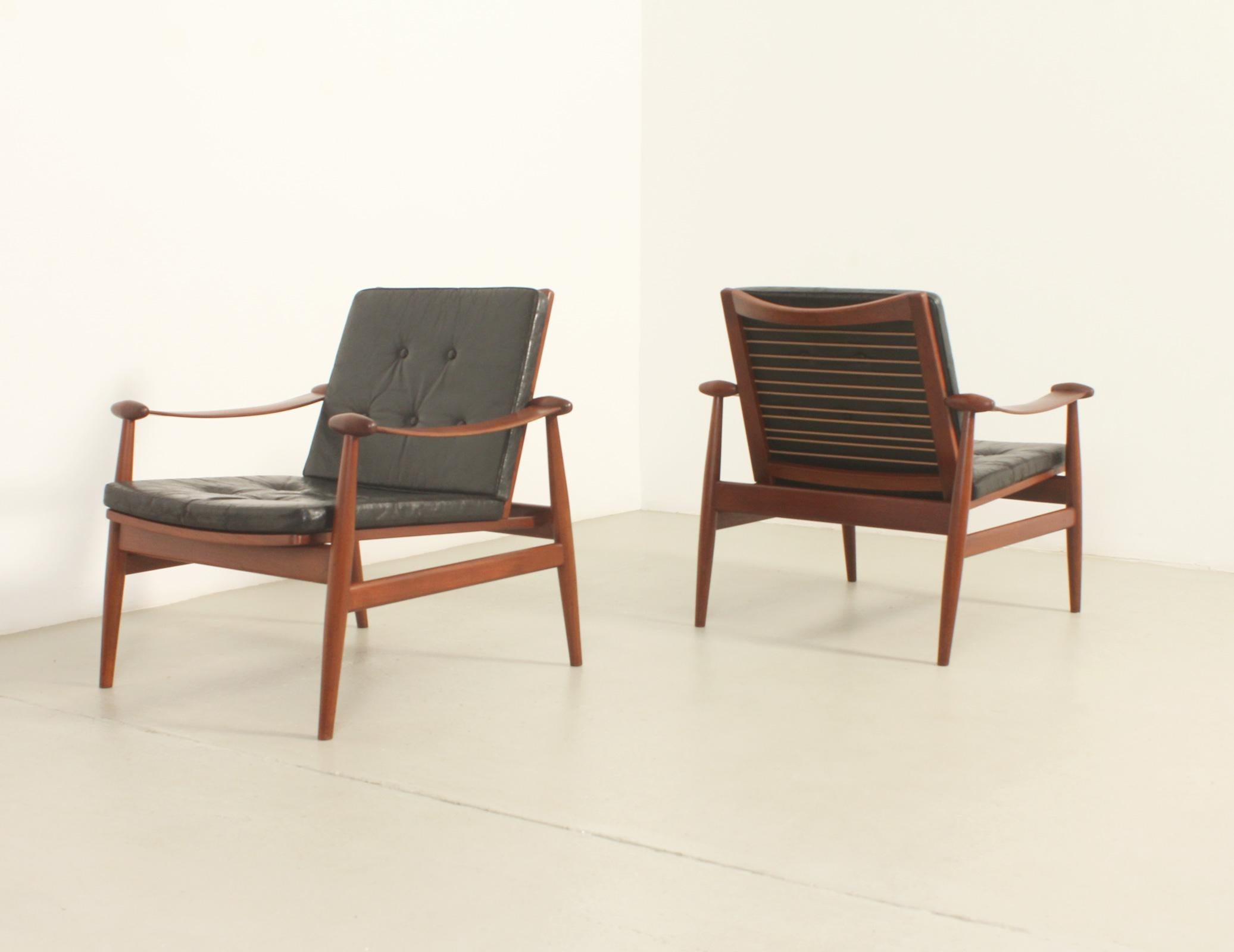 Pareja de sillas Spade de Finn Juhl para France & Daverkosen, Dinamarca, 1953 en venta 9