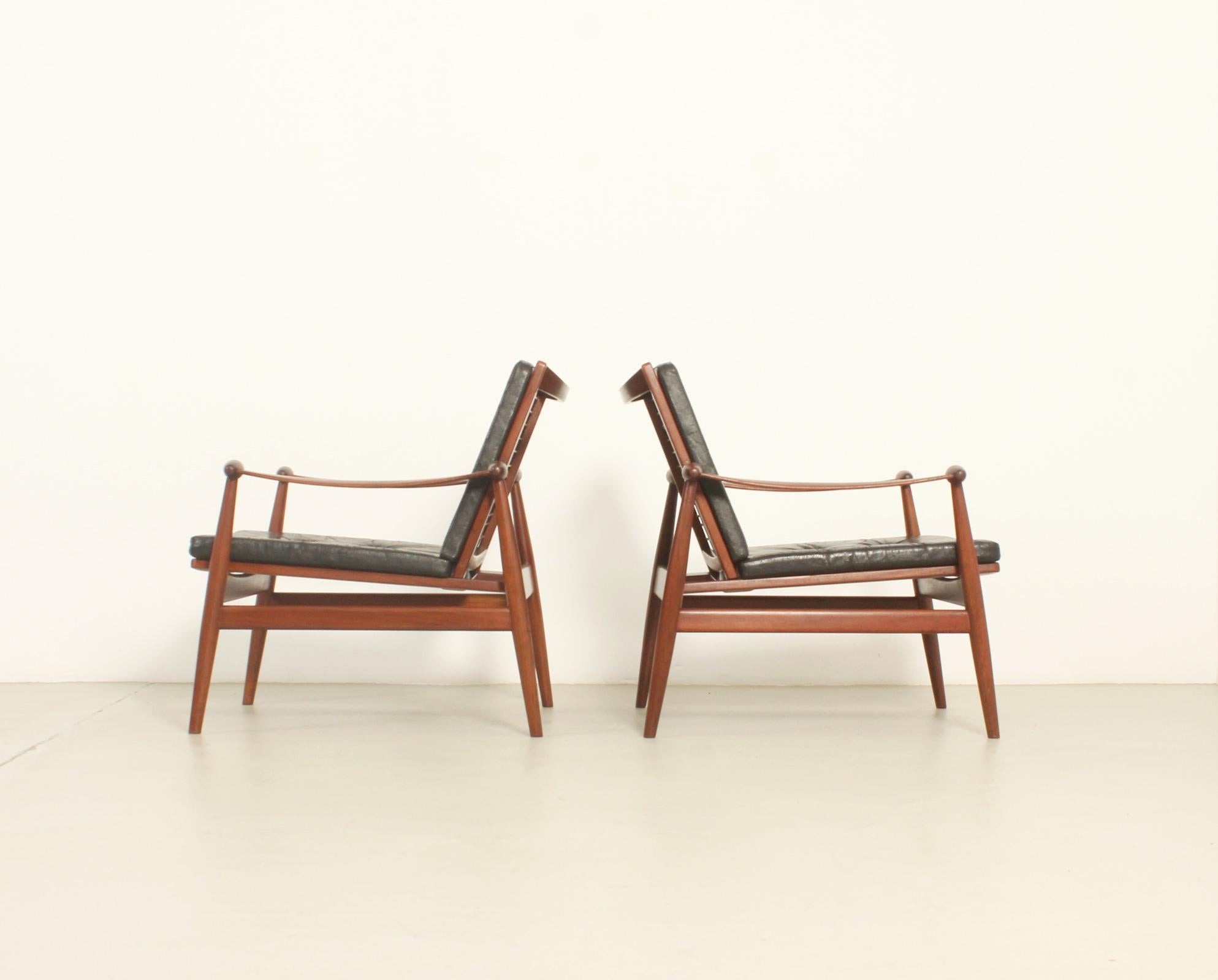 Pareja de sillas Spade de Finn Juhl para France & Daverkosen, Dinamarca, 1953 en Bueno estado para la venta en Barcelona, ES