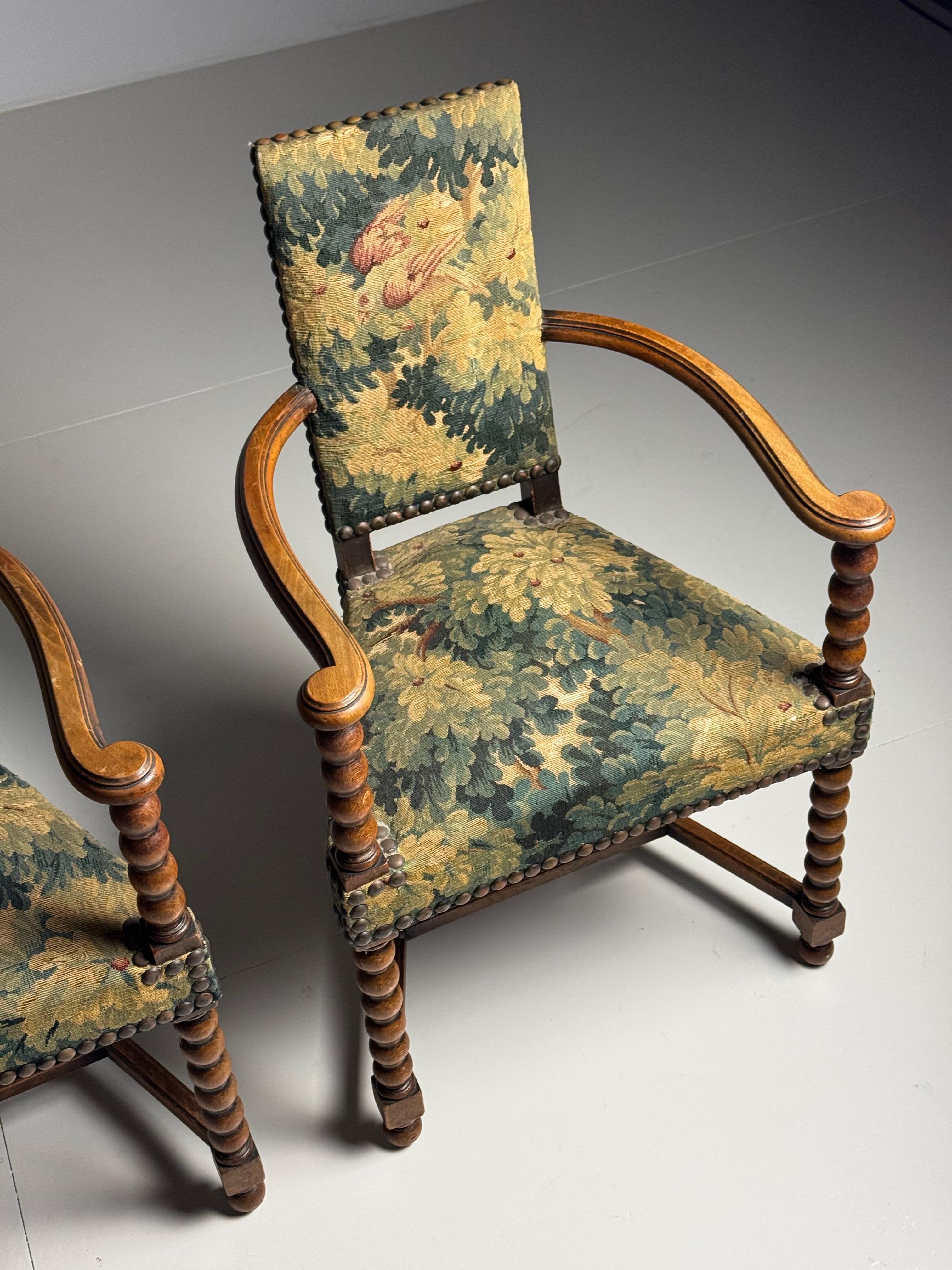 Set di 2 poltrone vintage.

Originale dalla Spagna, circa 1960.
Li abbiamo acquistati a Maiorca. Tappezzeria unica in stile arazzo Aubusson del XVIII secolo. Motivo della bobina nella cornice.

In buone condizioni. Solido e robusto. La tappezzeria