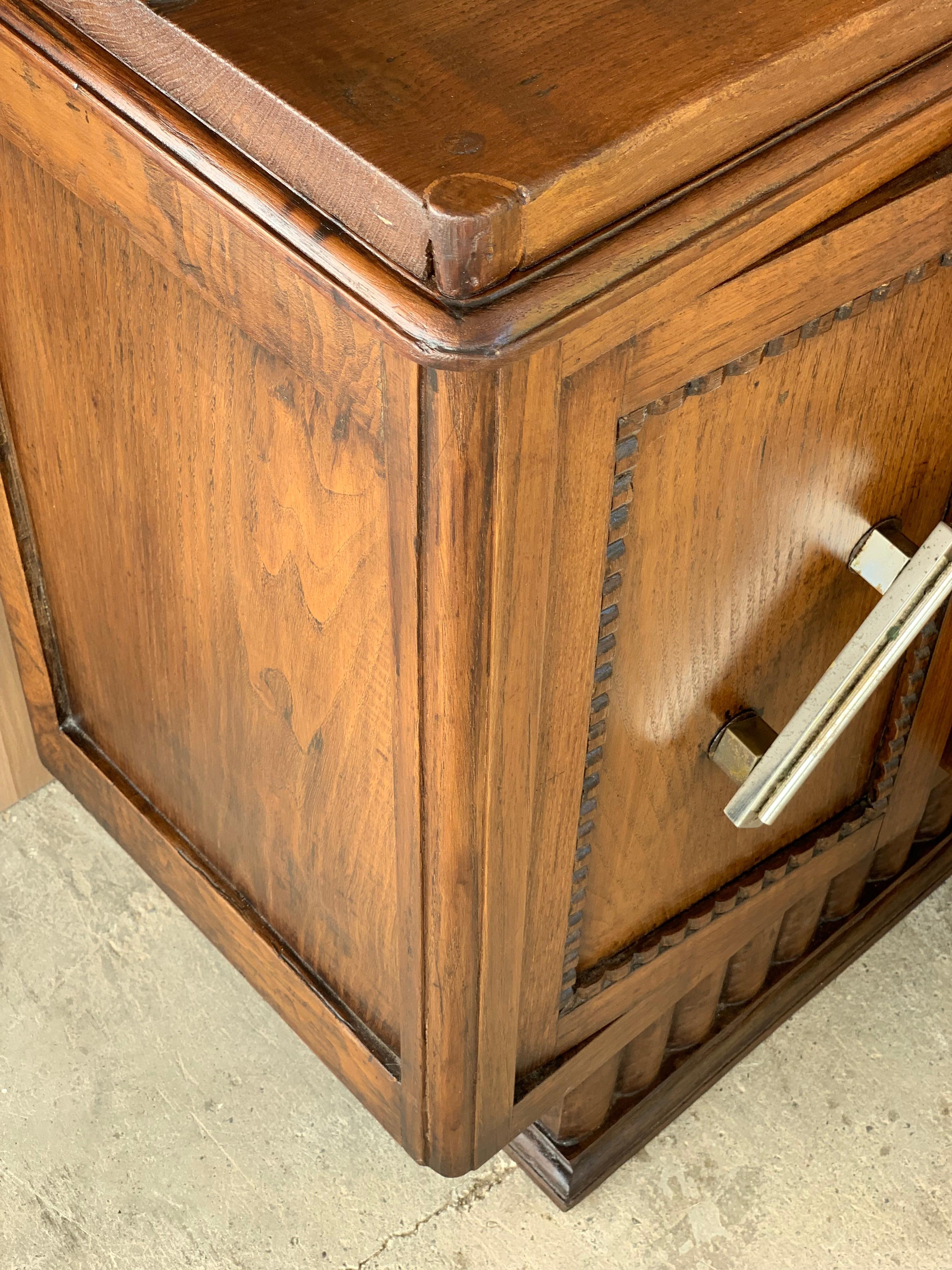 Pair of Spanish Art Deco Heavily Hand Carved Bedside Tables Nightstands, 1920s For Sale 3