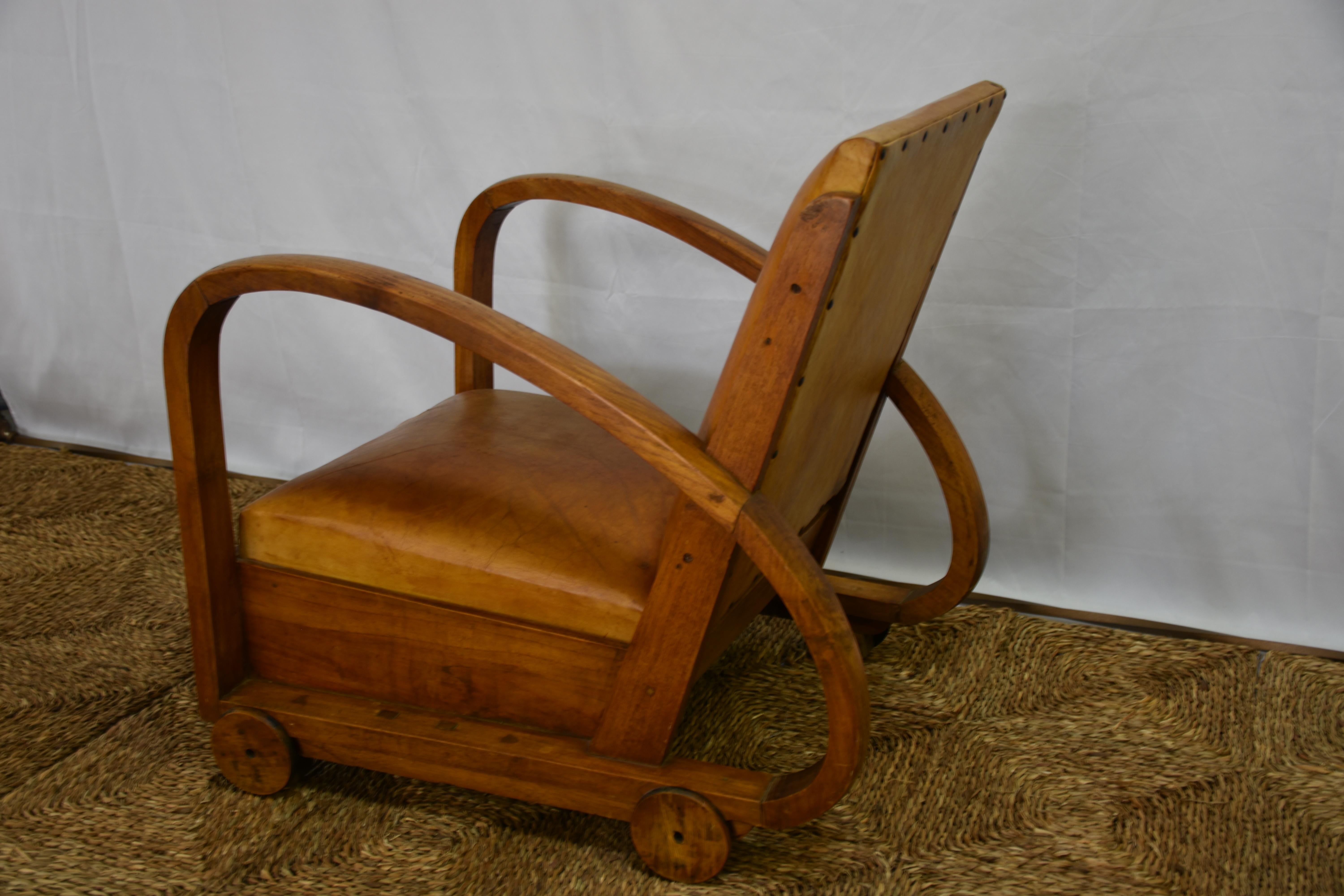 Brass Pair of Spanish Art Deco wood and leather chairs For Sale